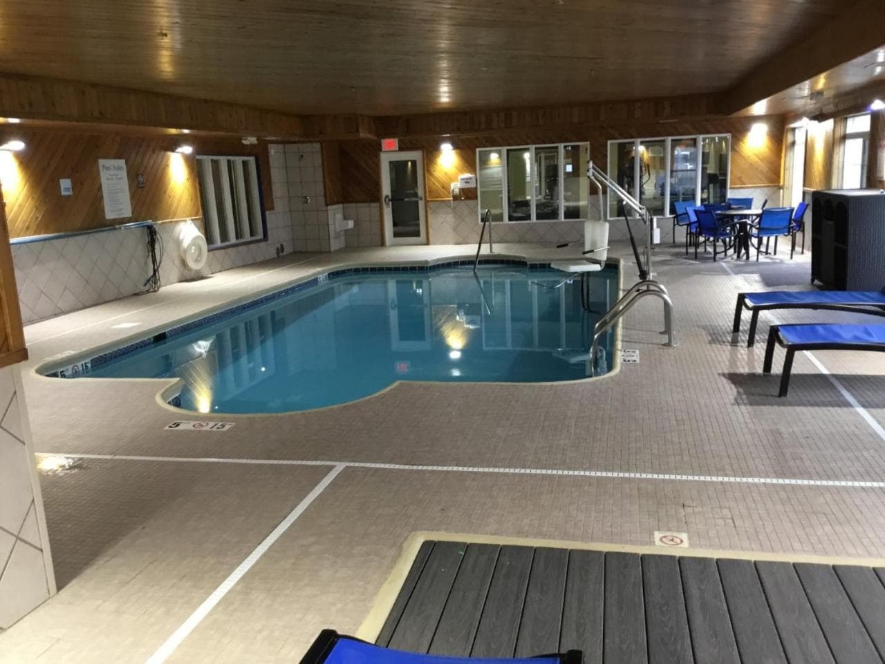 Holiday Inn Express & Suites Danville by IHG interior in Danville, IL — gallery photo 2