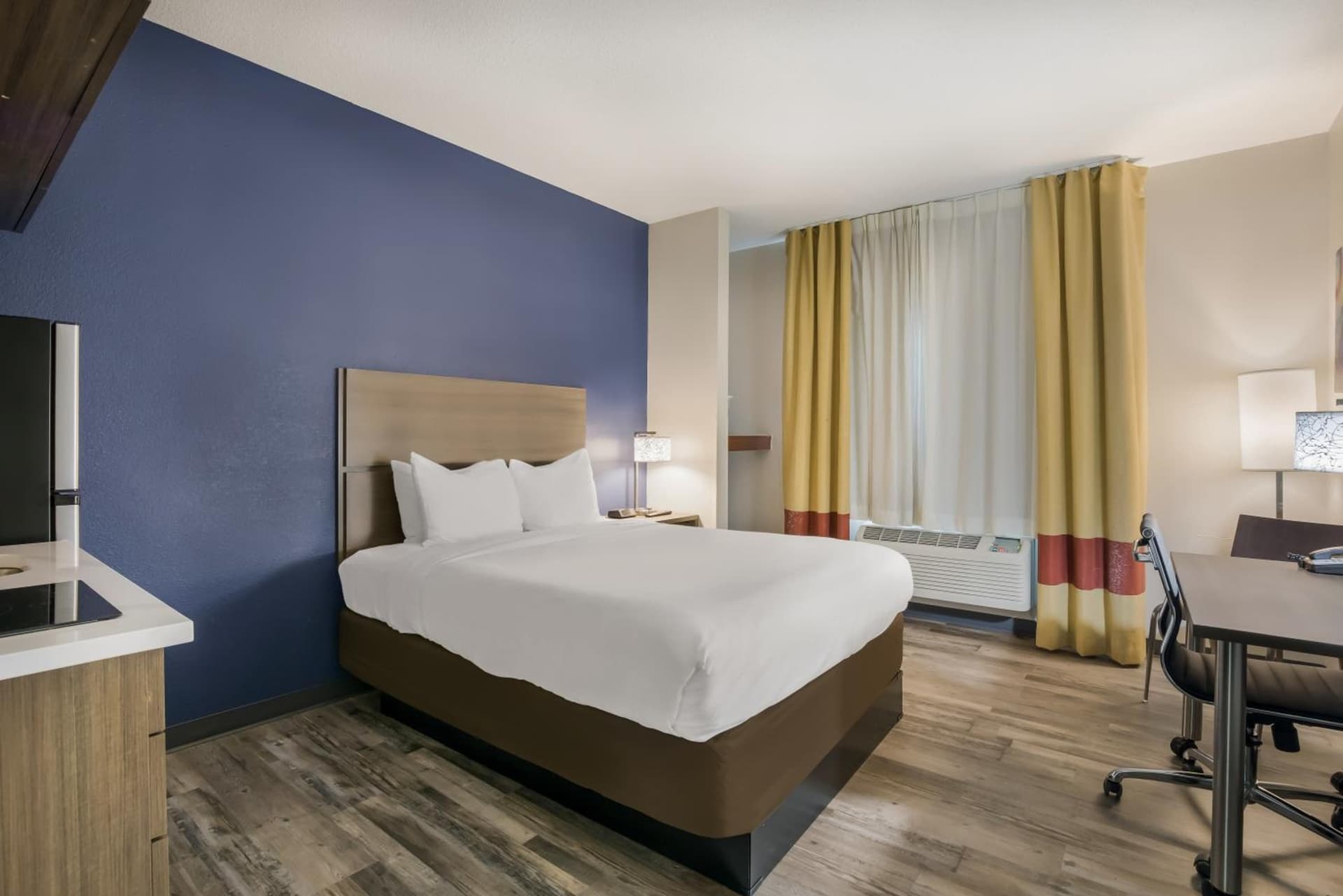 MainStay Suites Joliet I-55 gallery photo in Joliet, IL — image 42