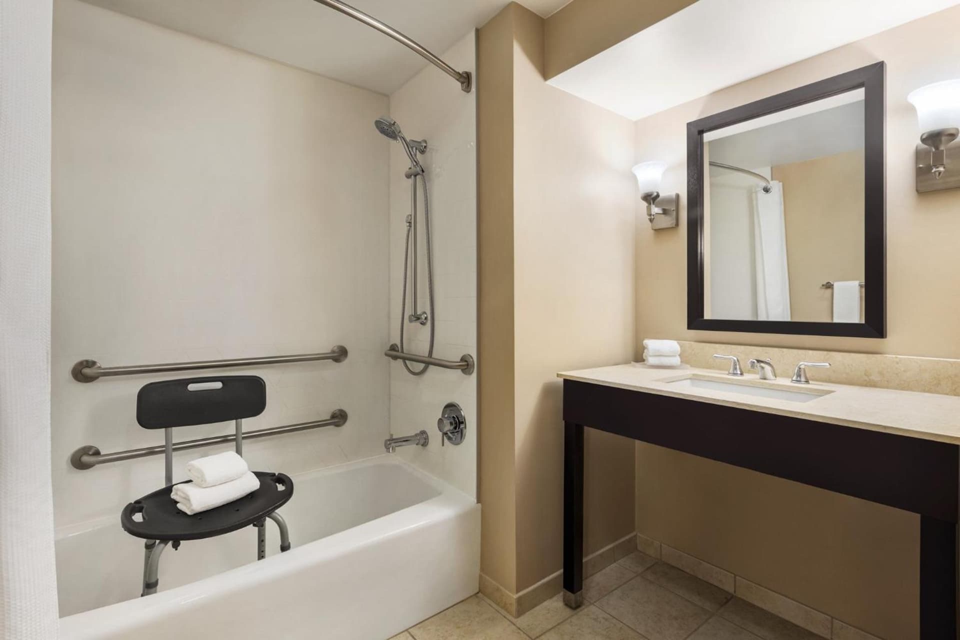 Crowne Plaza Cleveland at Playhouse Square by IHG gallery photo in Cleveland, OH — image 21