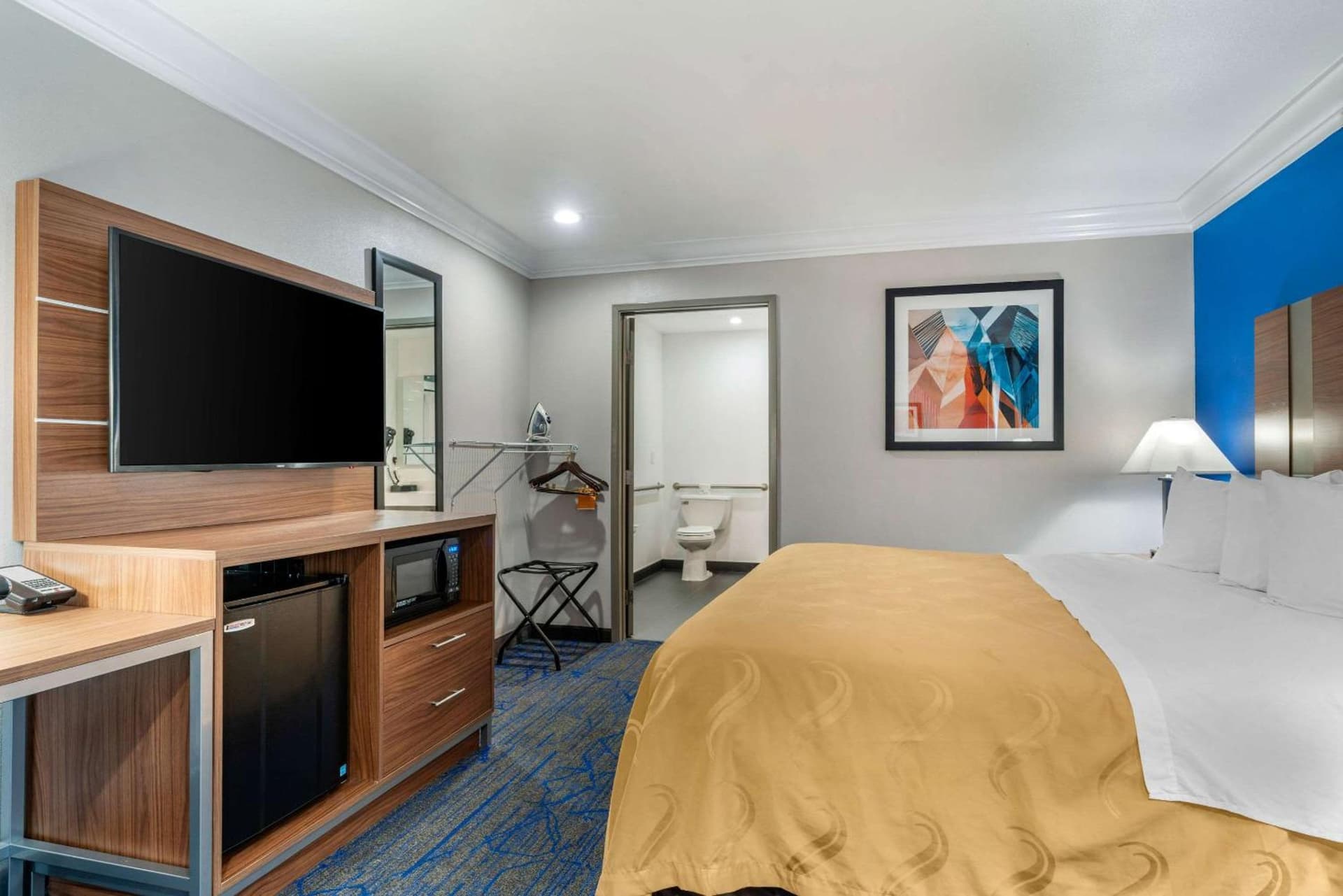 Quality Inn & Suites Vacaville property views in Vacaville, CA — gallery photo 3