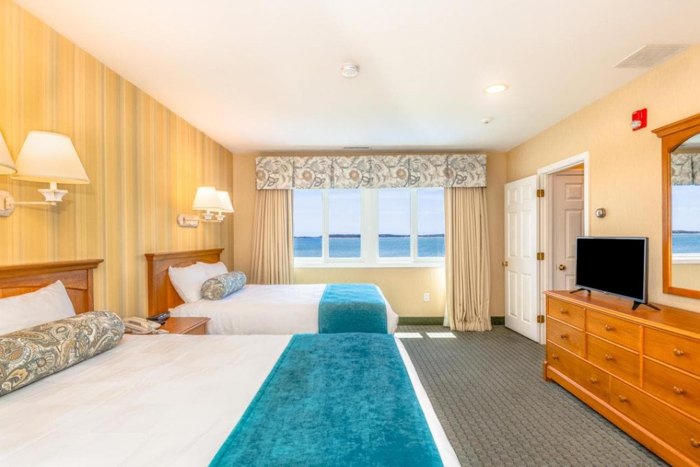 Green Harbor Resort property views in West Yarmouth, MA — gallery photo 3