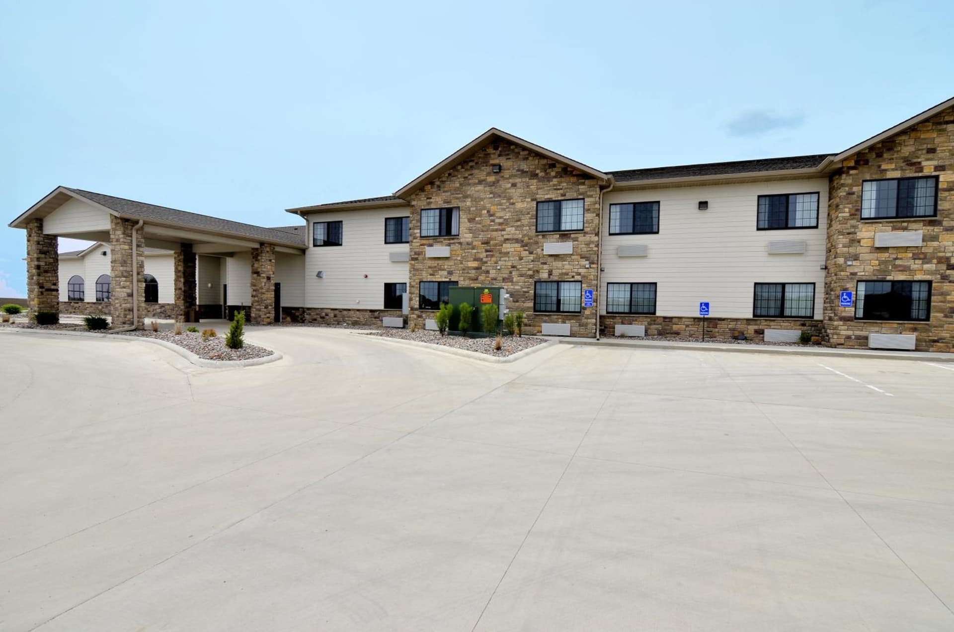 Cobblestone Inn & Suites - Holstein featured exterior or lobby in Holstein, IA — similar hotel