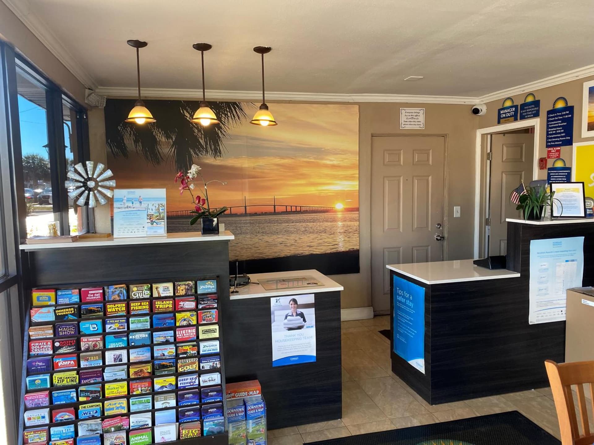 Days Inn by Wyndham St. Petersburg Central gallery photo in St Petersburg, FL — image 48