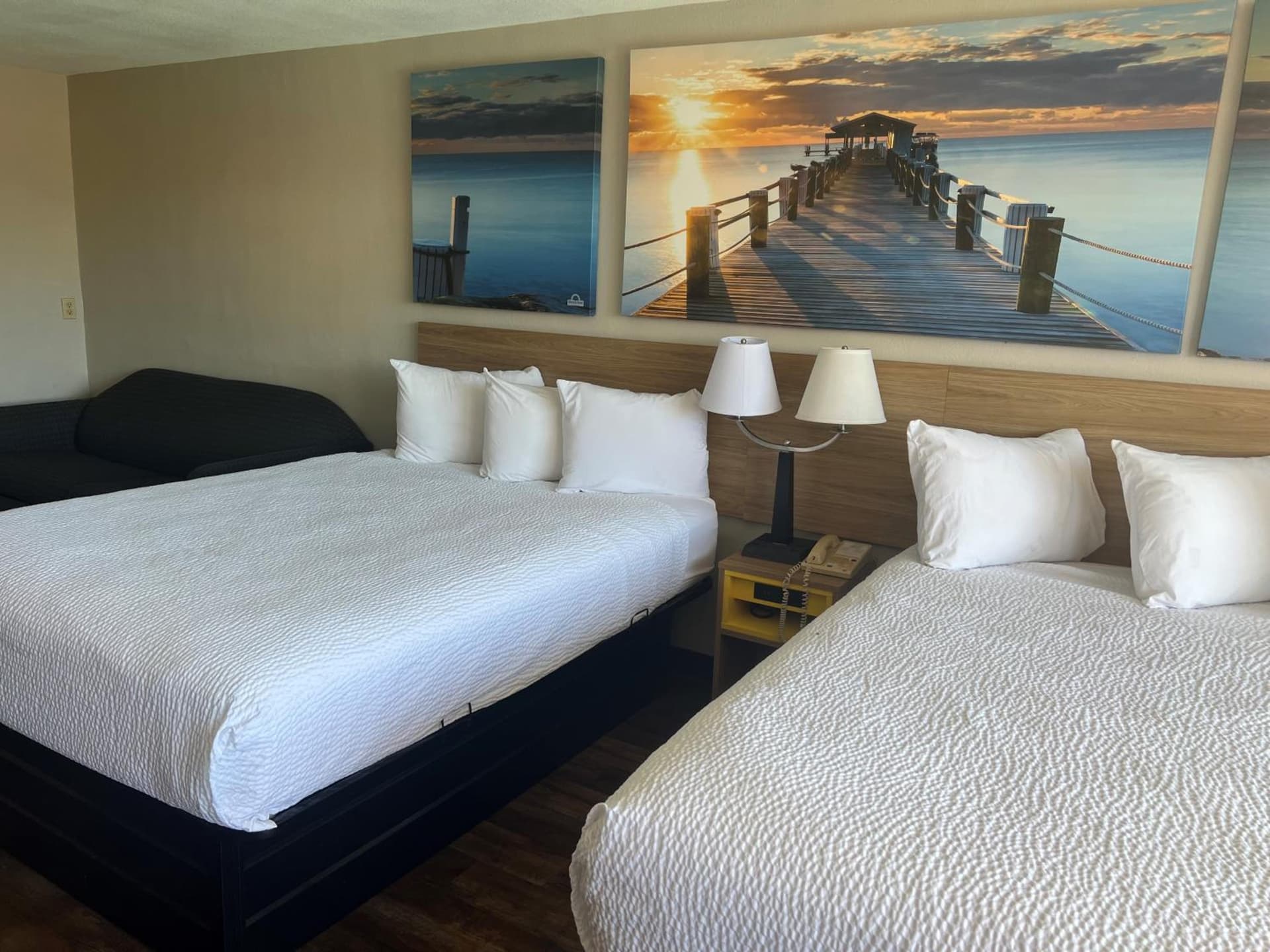 Days Inn by Wyndham St. Petersburg Central gallery photo in St Petersburg, FL — image 33