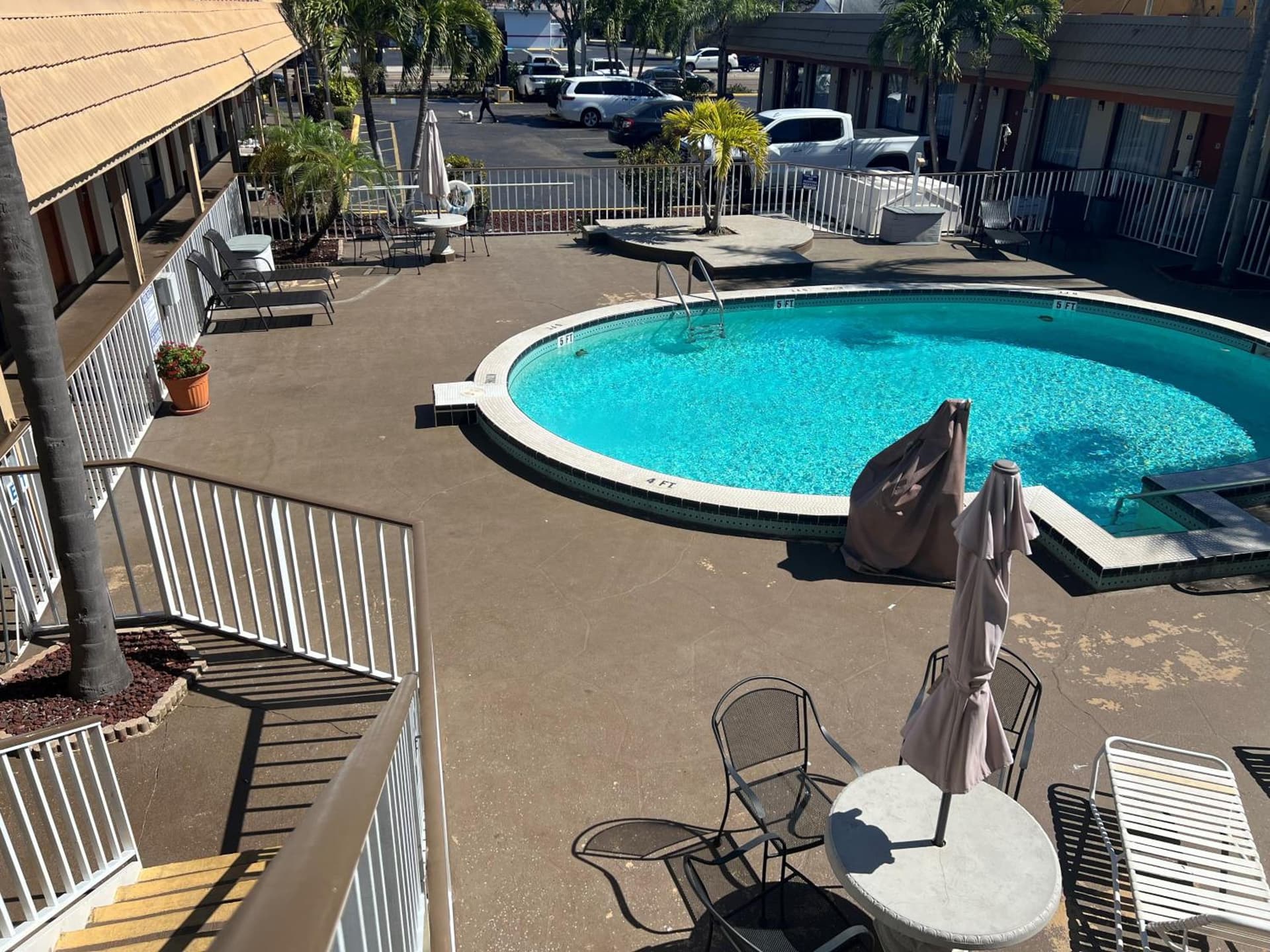 Days Inn by Wyndham St. Petersburg Central gallery photo in St Petersburg, FL — image 5