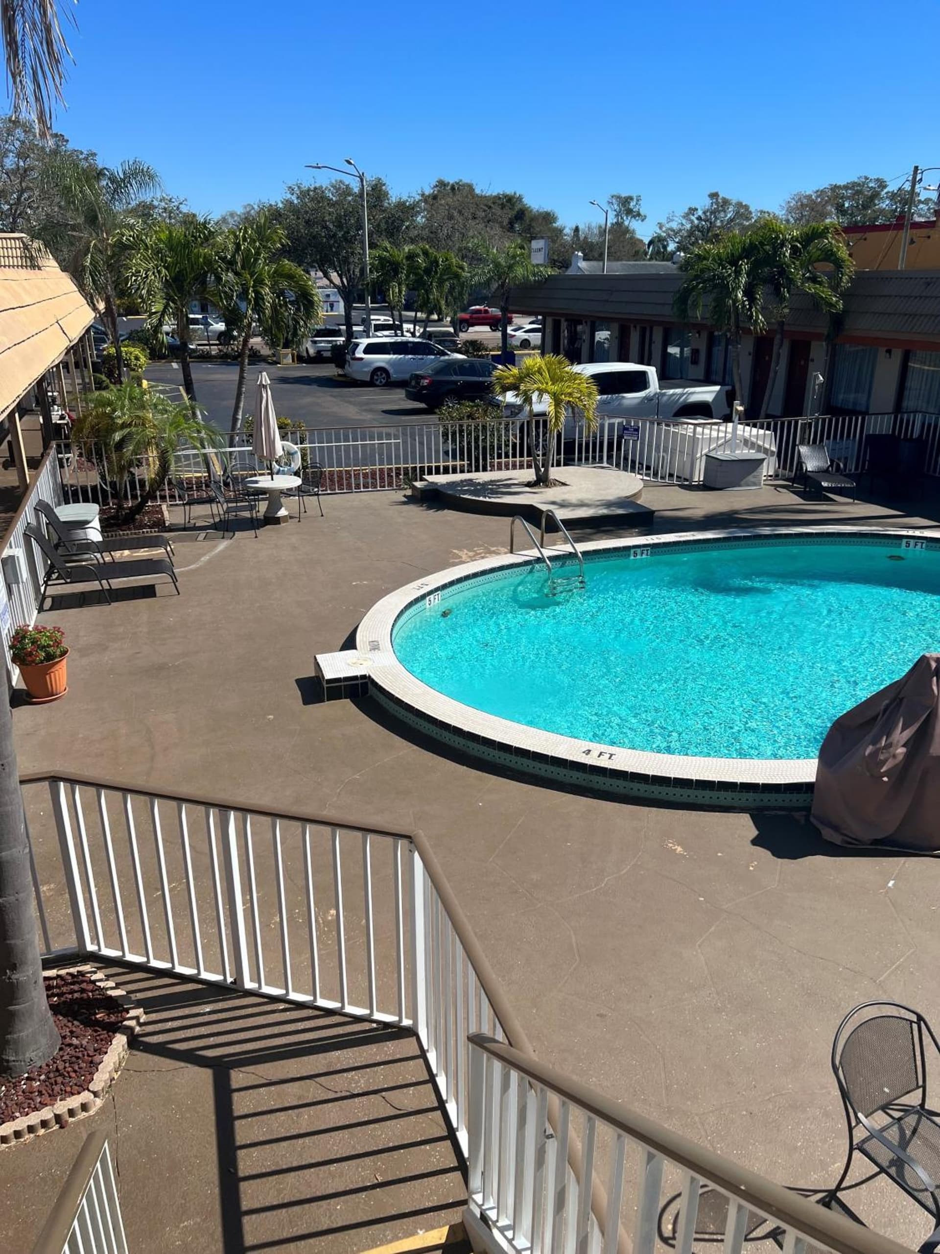 Days Inn by Wyndham St. Petersburg Central gallery photo in St Petersburg, FL — image 34