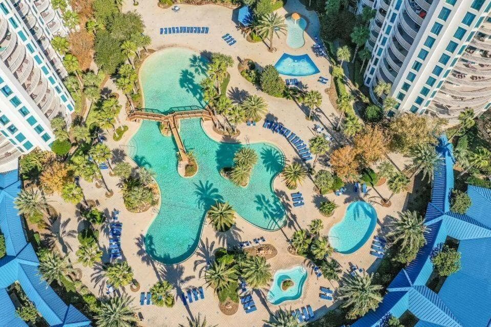 The Palms of Destin interior in Destin, FL — gallery photo 2