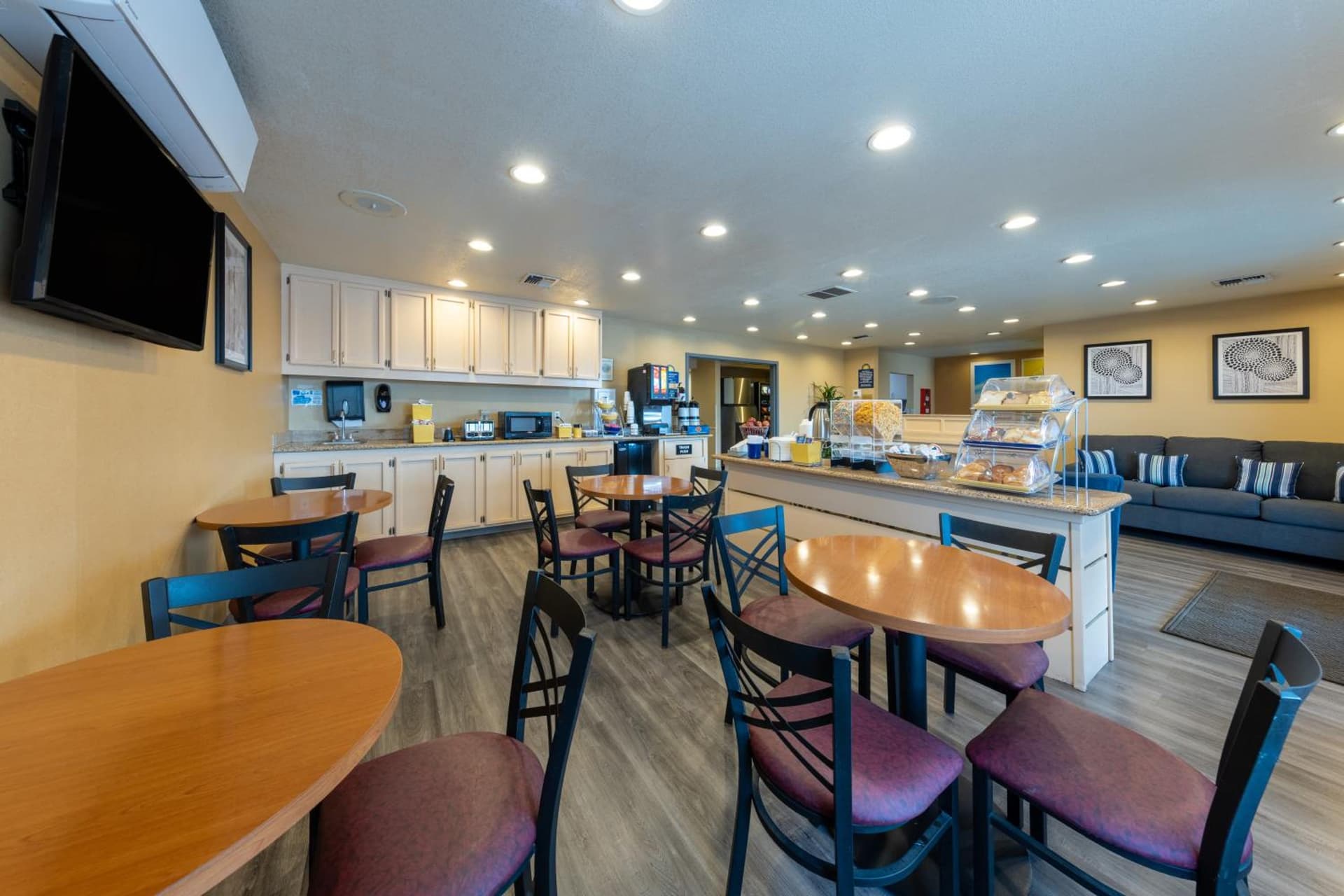 Days Inn by Wyndham Lathrop gallery photo in Lathrop, CA — image 29