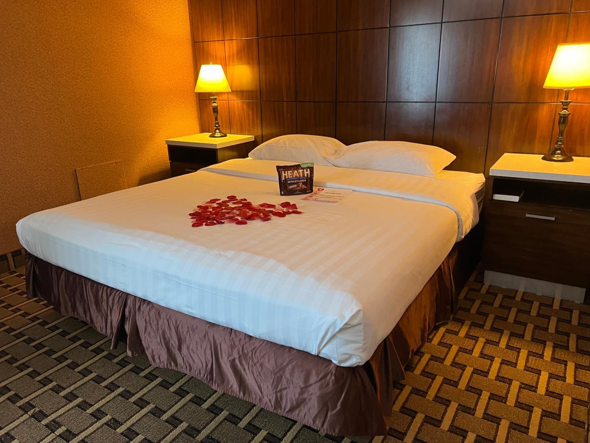 LA Crystal Hotel -Los Angeles-Long Beach Area gallery photo in Carson, CA — image 23