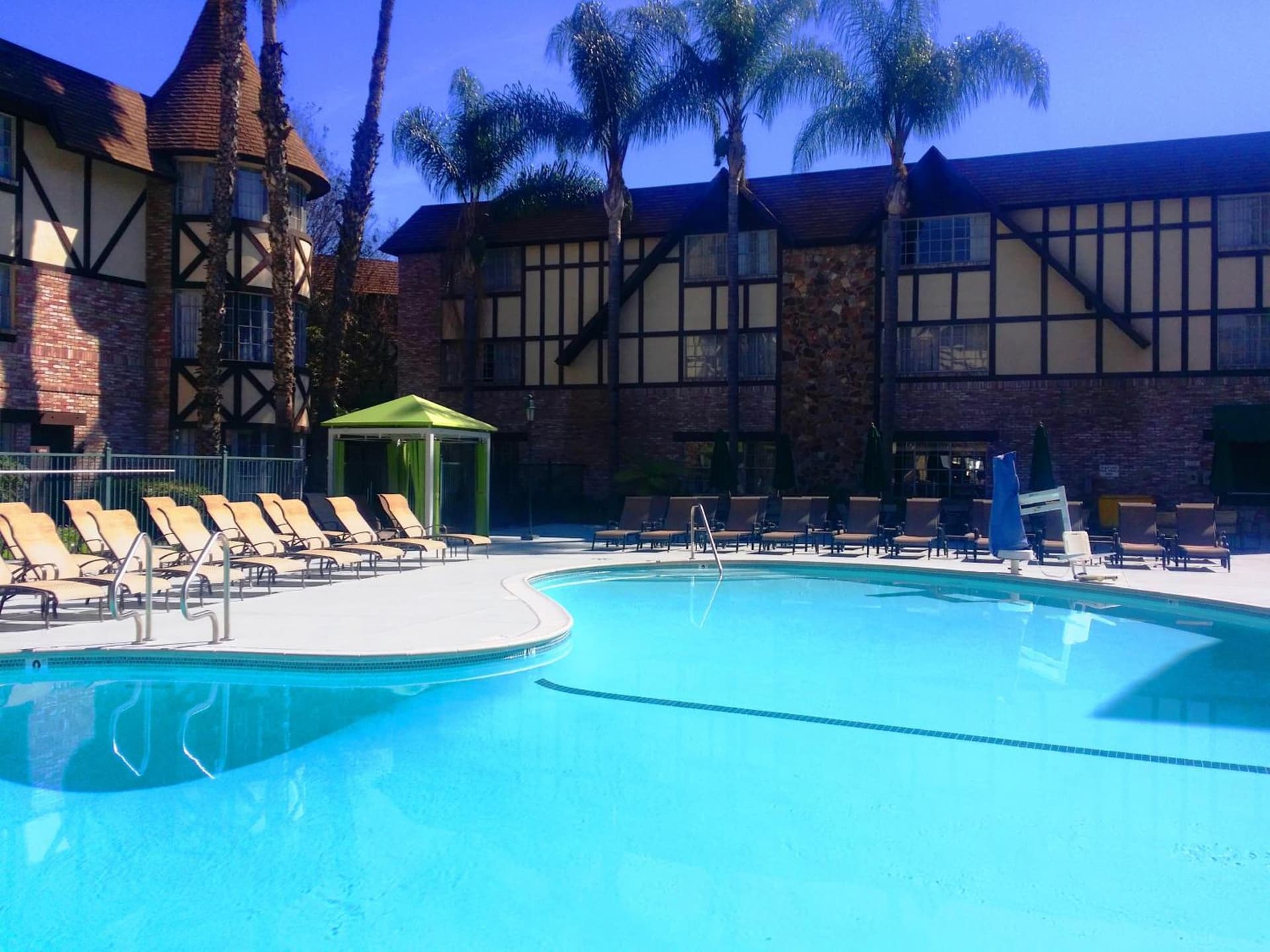 Anaheim Majestic Garden Hotel gallery photo in Anaheim, CA — image 74