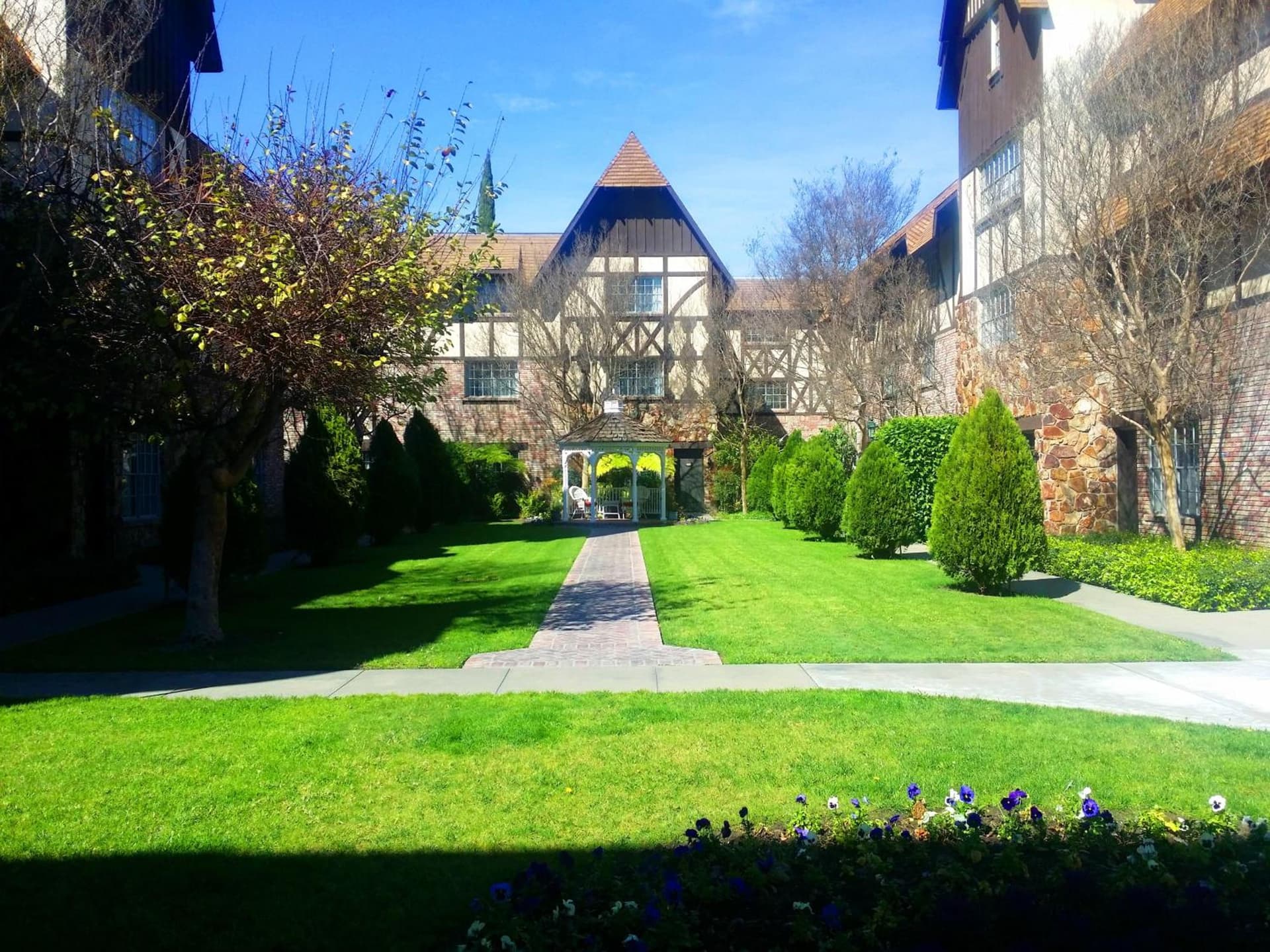 Anaheim Majestic Garden Hotel gallery photo in Anaheim, CA — image 62
