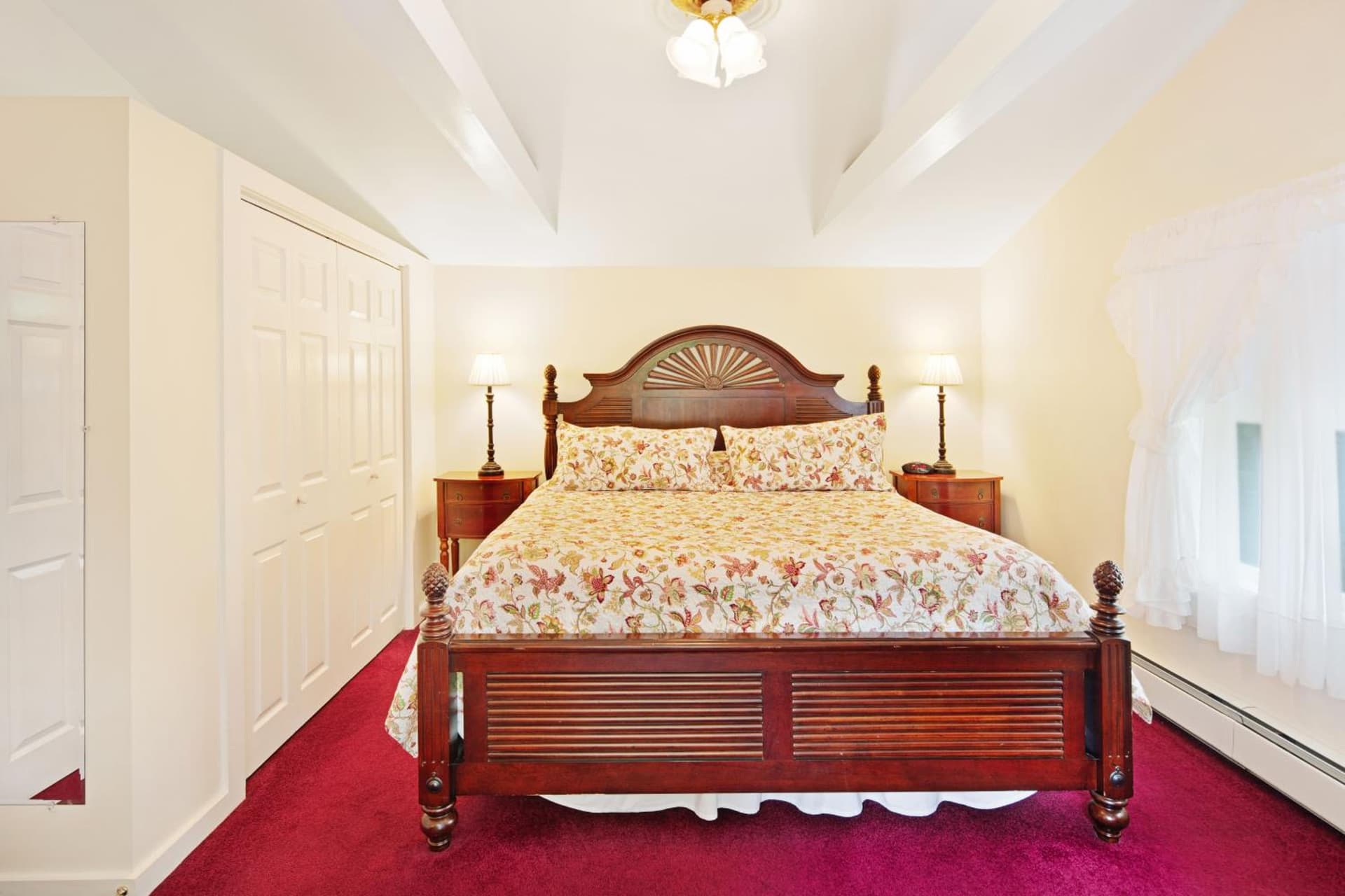 The Lightkeeper’s Inn property views in Edgartown — gallery photo 3