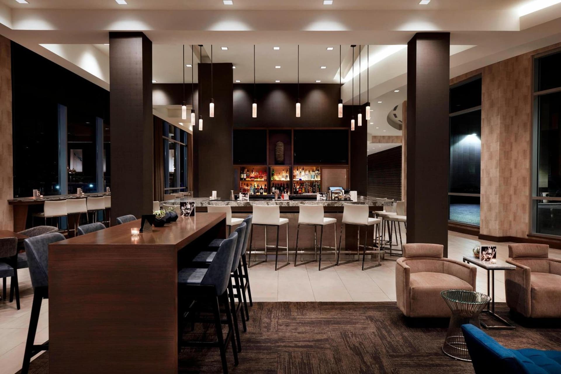 AC Hotel by Marriott Cincinnati at The Banks gallery photo in Cincinnati, OH — image 8