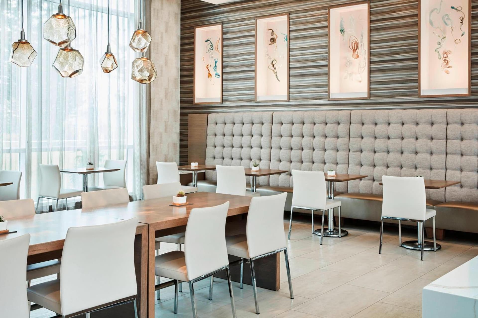 AC Hotel by Marriott Cincinnati at The Banks gallery photo in Cincinnati, OH — image 6