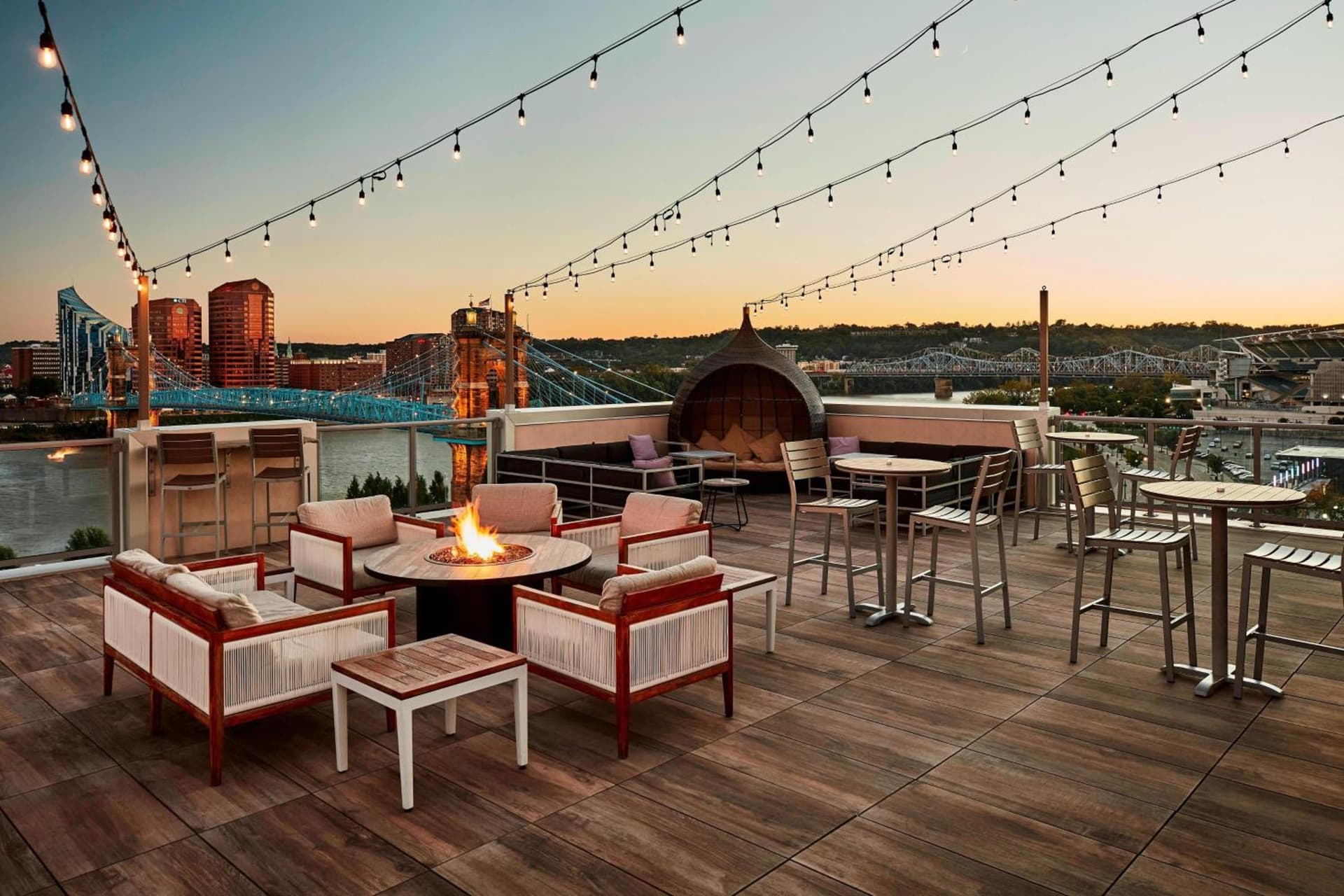 AC Hotel by Marriott Cincinnati at The Banks gallery photo in Cincinnati, OH — image 67