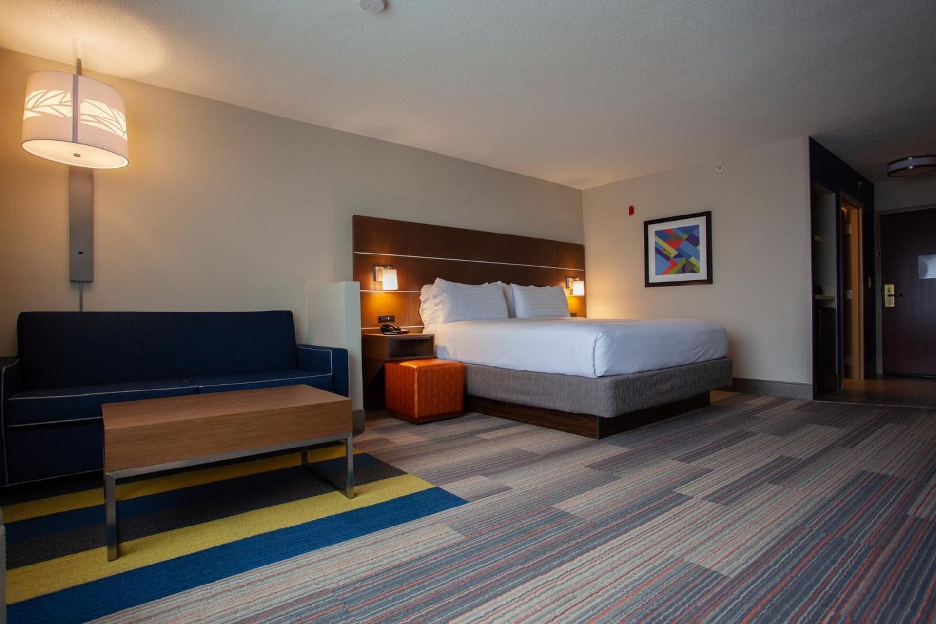Holiday Inn Express & Suites Atlanta Perimeter Mall Hotel by IHG gallery photo in Sandy Springs, GA — image 17