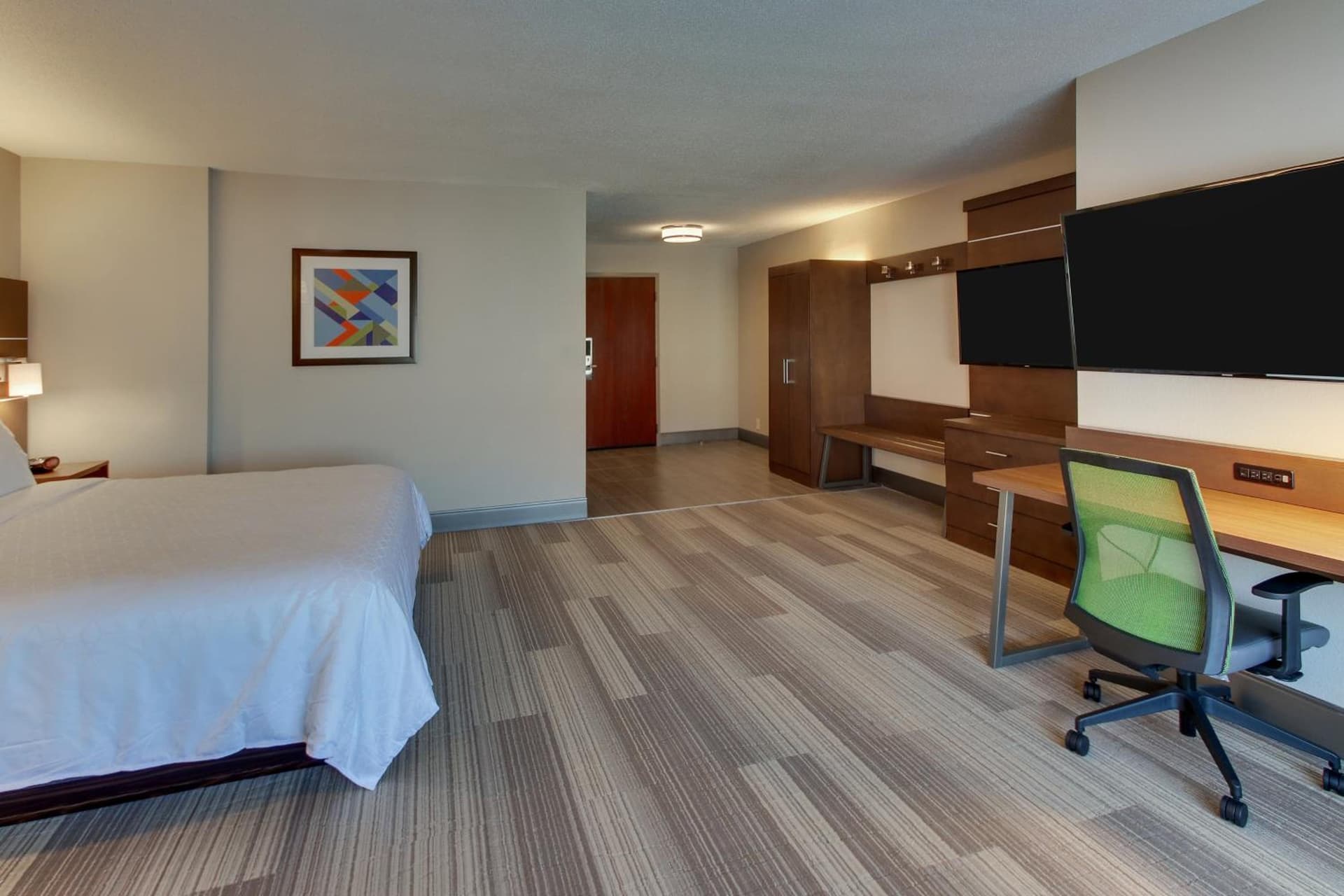 Holiday Inn Express & Suites Atlanta Perimeter Mall Hotel by IHG gallery photo in Sandy Springs, GA — image 6