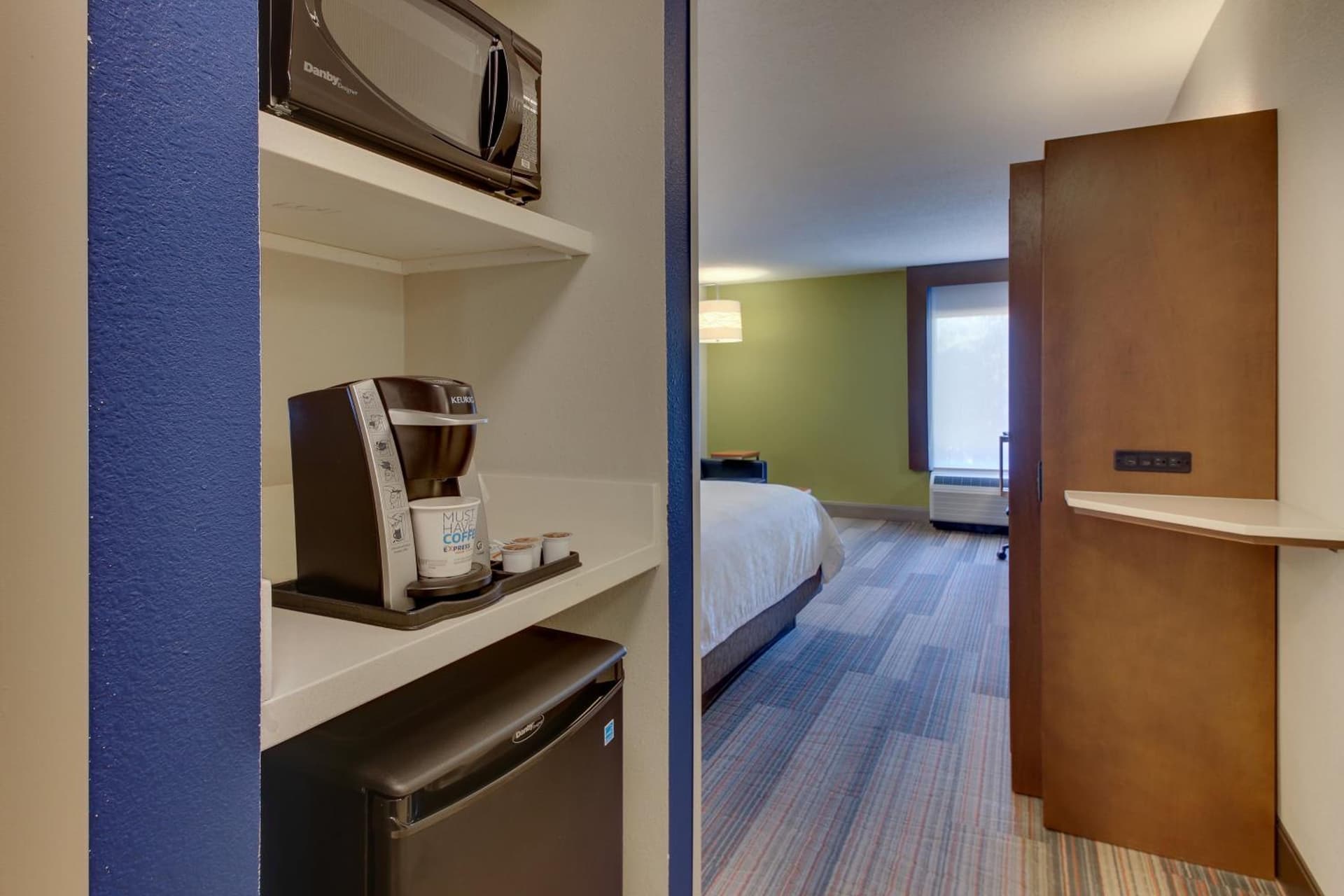 Holiday Inn Express & Suites Atlanta Perimeter Mall Hotel by IHG gallery photo in Sandy Springs, GA — image 28