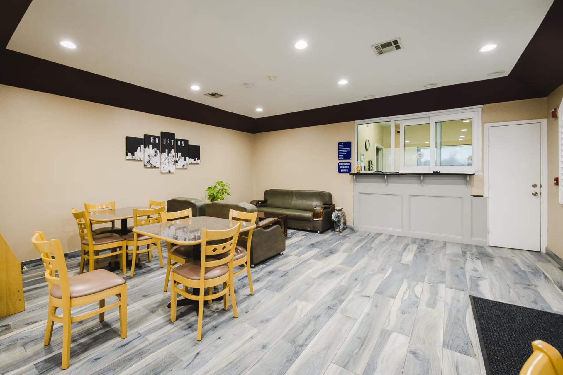 Sapphire Inn & Suites — hotel in Channelview, Texas