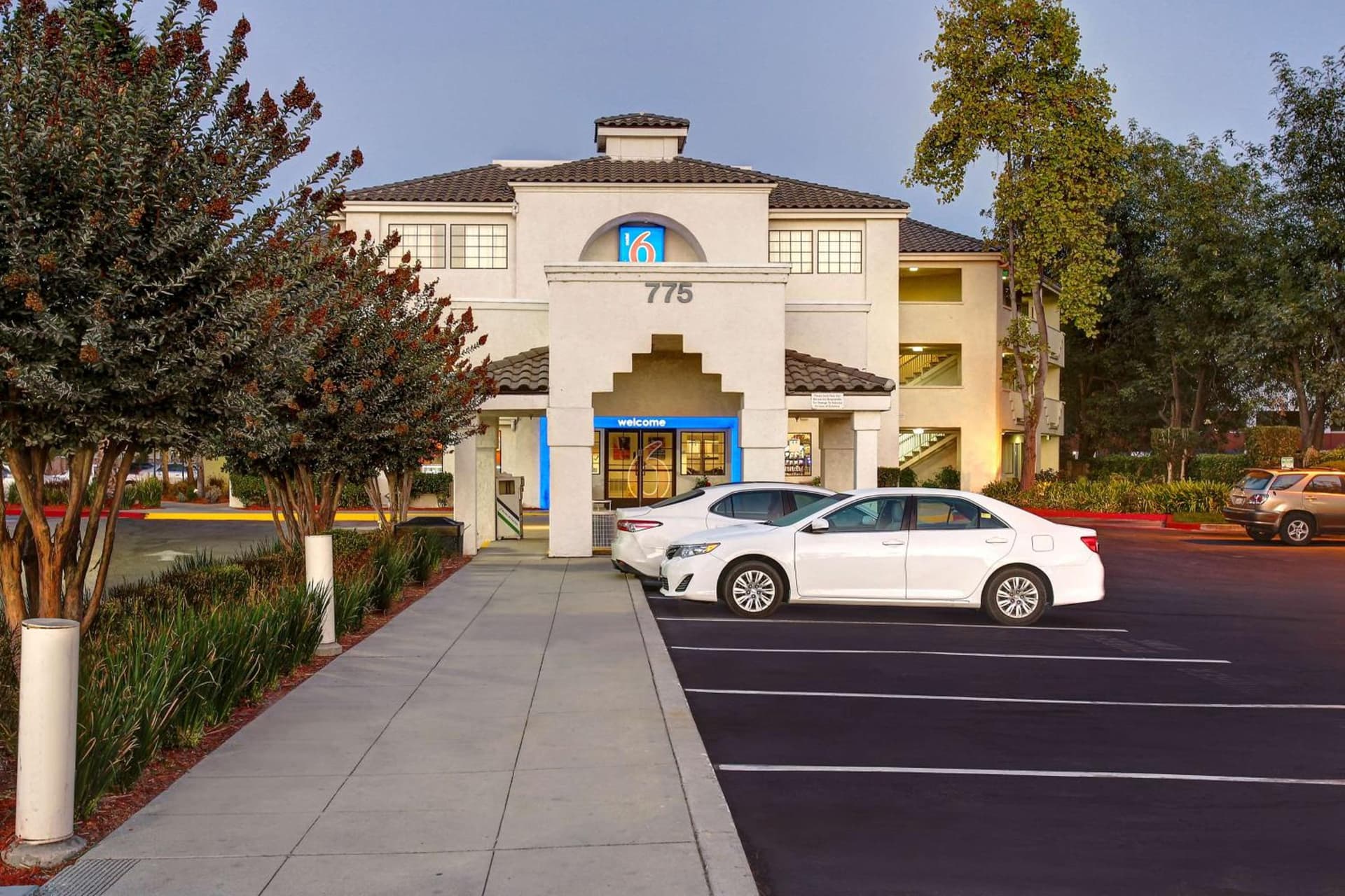 Motel 6-Sunnyvale, CA - North featured exterior or lobby in Sunnyvale, CA — similar hotel