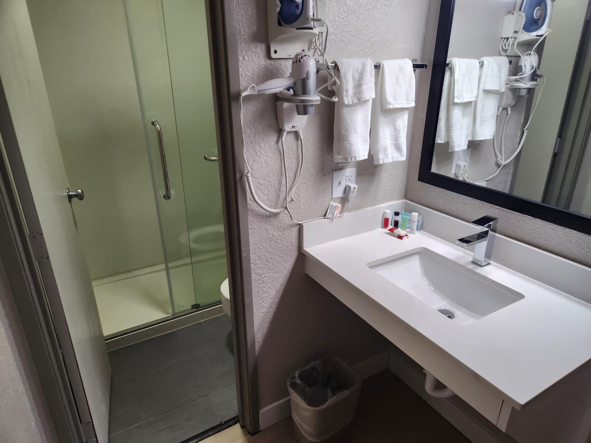 Days Inn by Wyndham Sioux Falls Airport gallery photo in Sioux Falls, SD — image 11