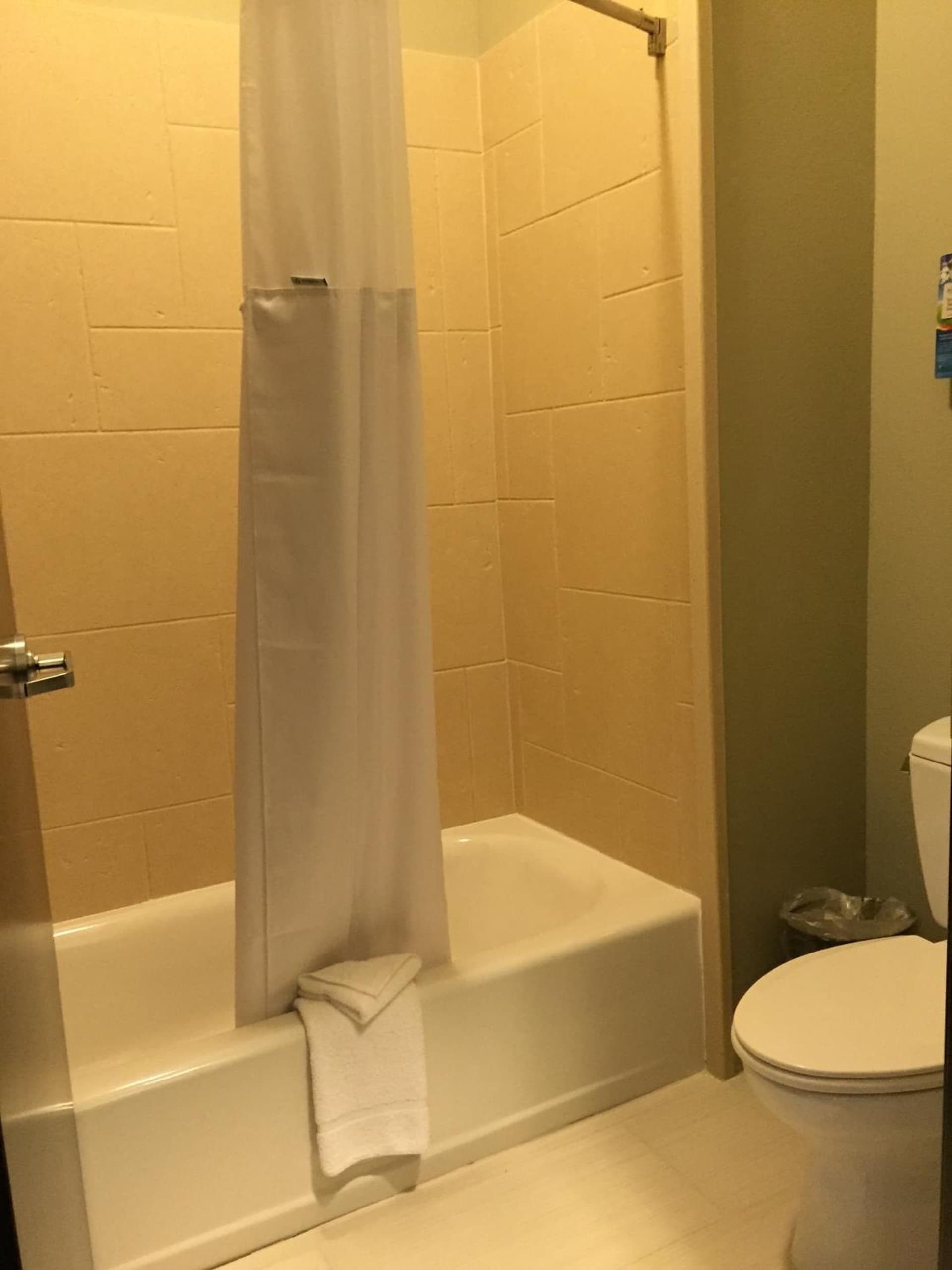 Baymont by Wyndham College Station gallery photo in College Station, TX — image 74