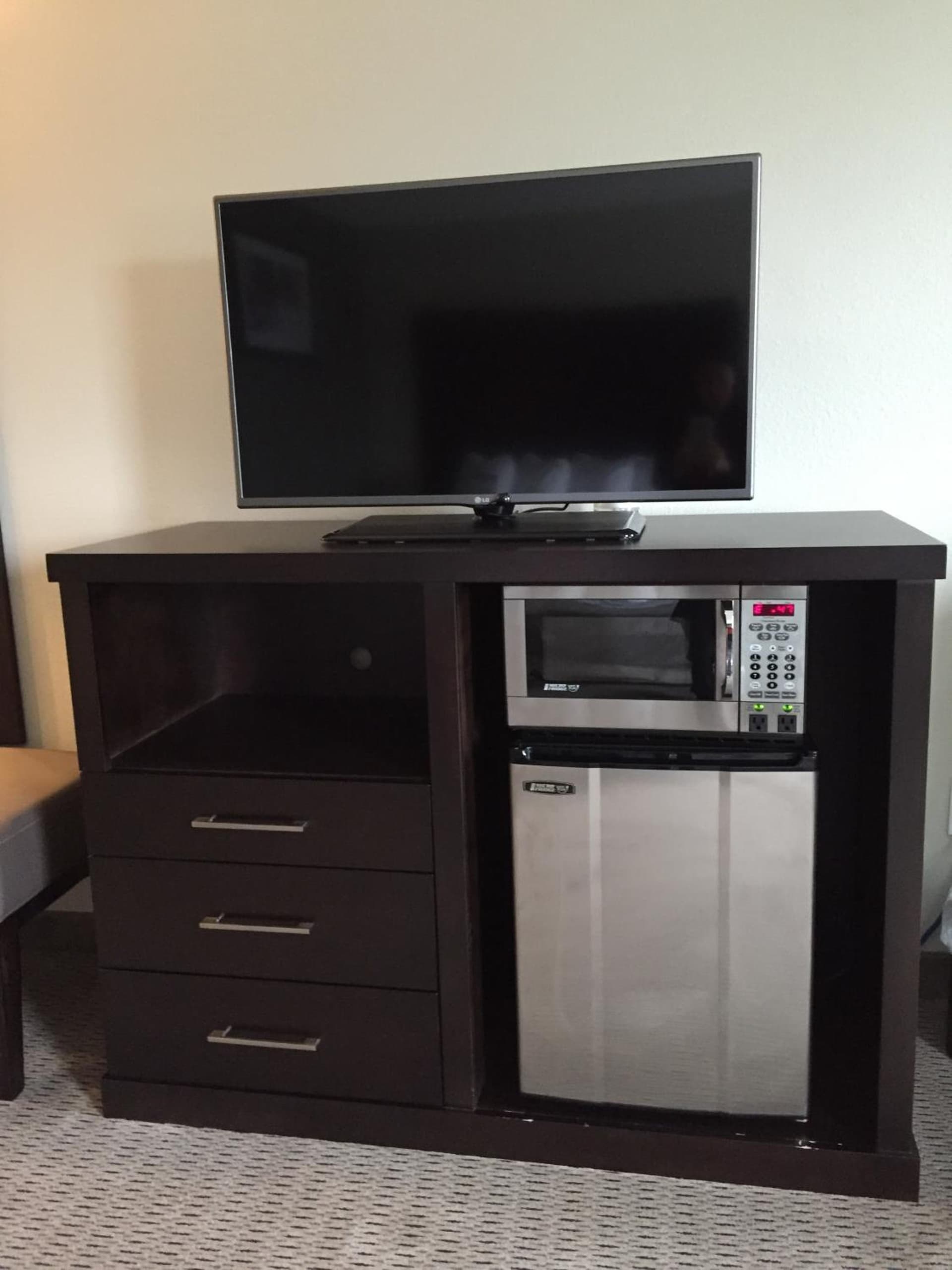 Baymont by Wyndham College Station gallery photo in College Station, TX — image 8