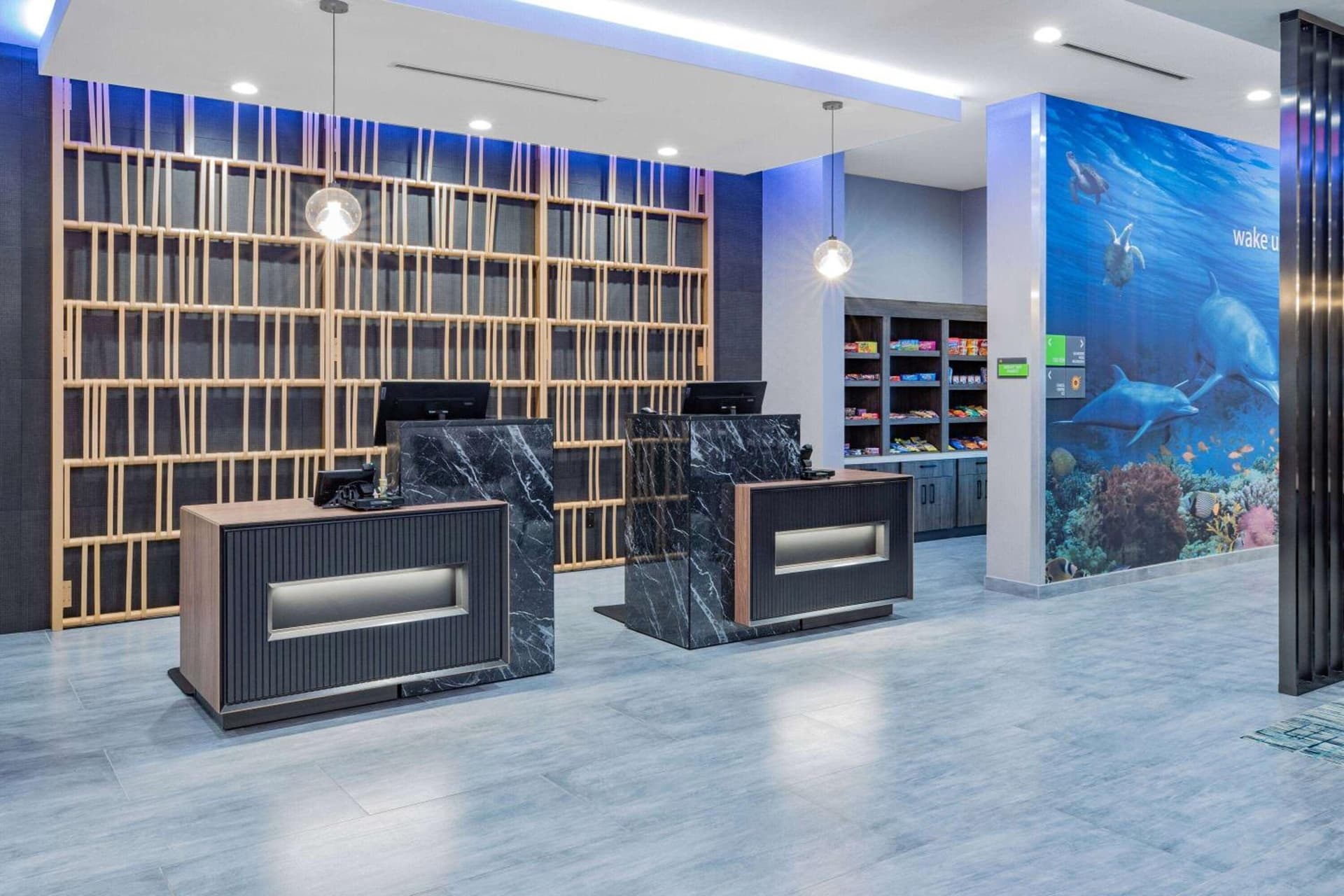 La Quinta Inn & Suites by Wyndham Galveston North at I-45 gallery photo in Galveston, TX — image 29