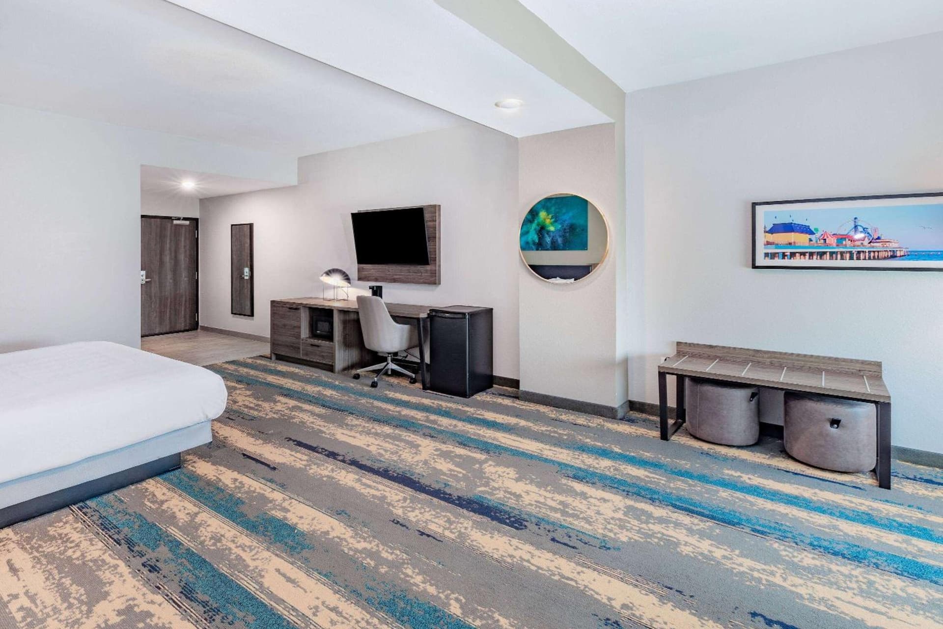 La Quinta Inn & Suites by Wyndham Galveston North at I-45 gallery photo in Galveston, TX — image 21