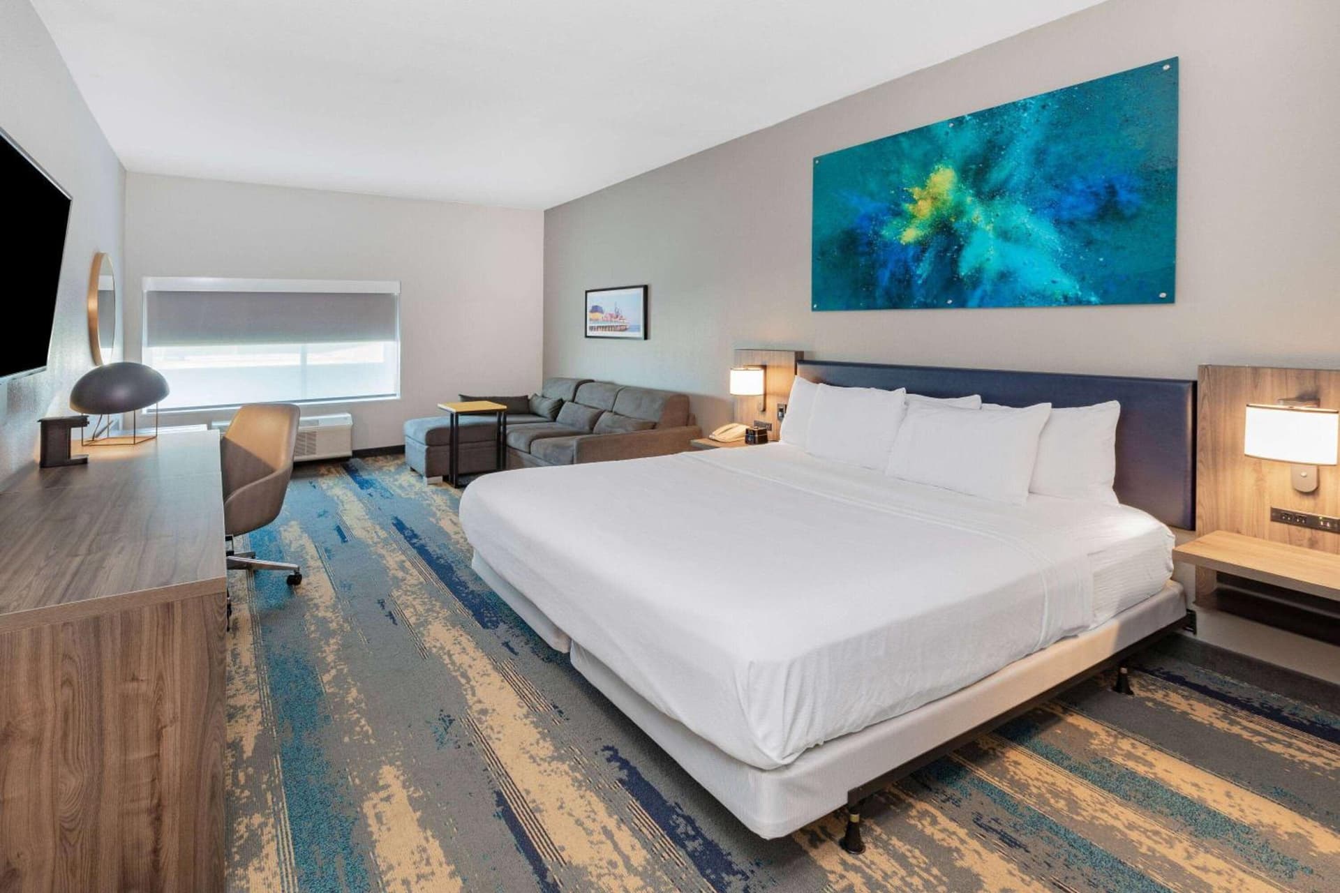 La Quinta Inn & Suites by Wyndham Galveston North at I-45 property views in Galveston, TX — gallery photo 3