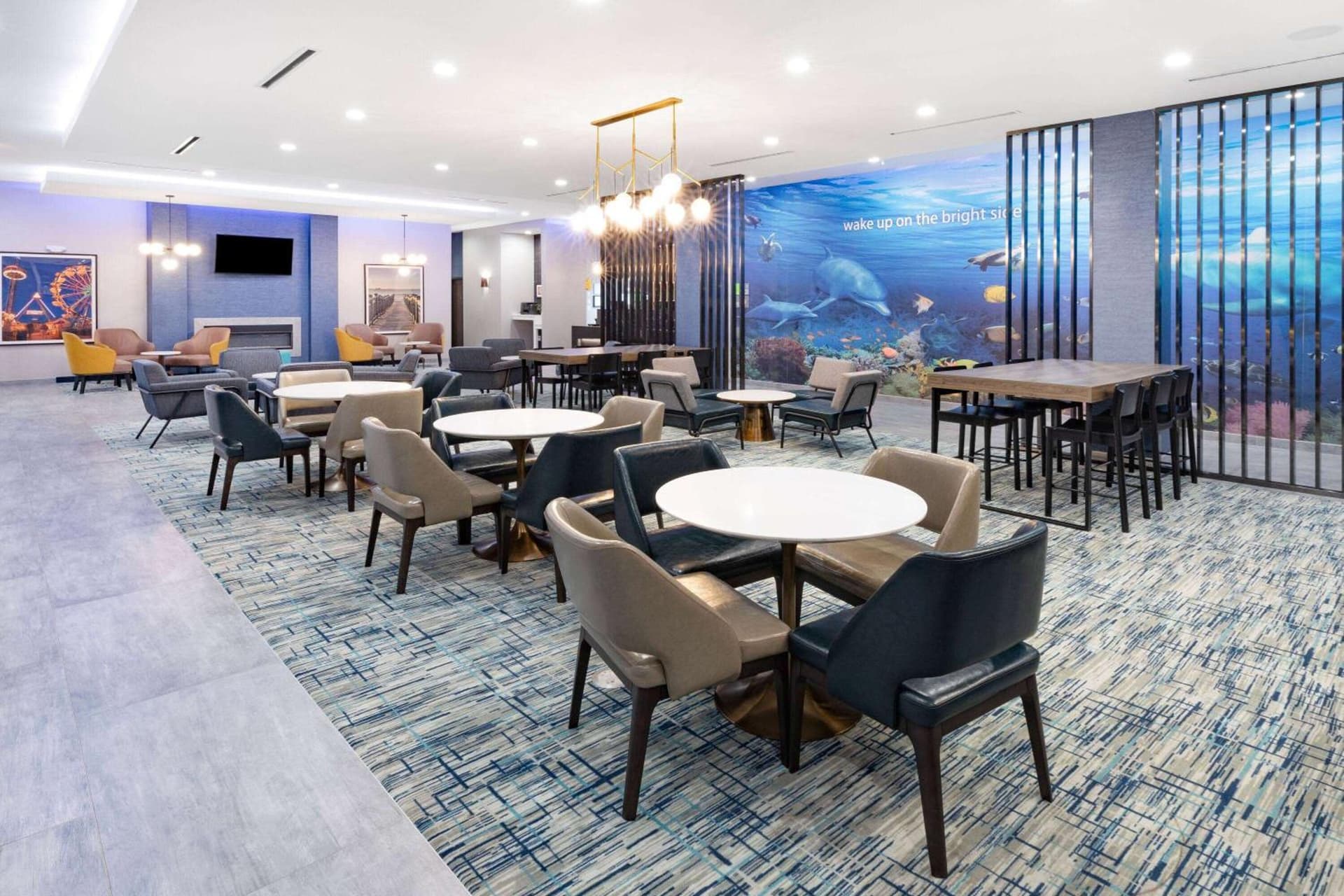 La Quinta Inn & Suites by Wyndham Galveston North at I-45 gallery photo in Galveston, TX — image 23