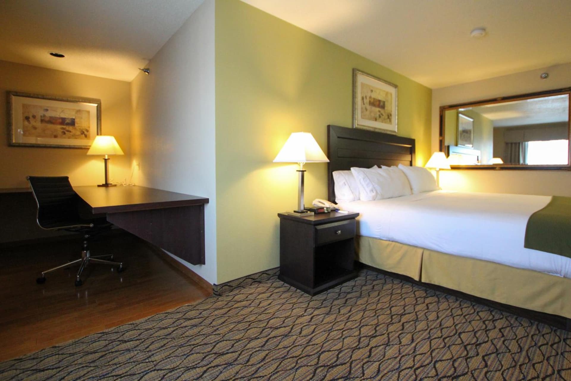 Holiday Inn Express & Suites Chicago-Libertyville by IHG property views in Libertyville, IL — gallery photo 3