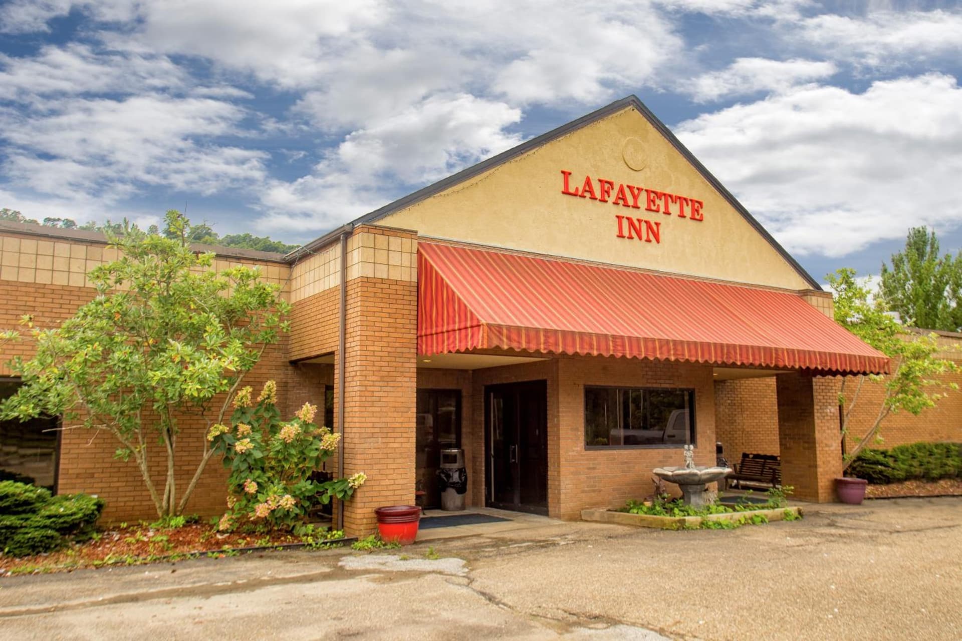 Lafayette Inn featured exterior or lobby in Moundsville, WV — similar hotel