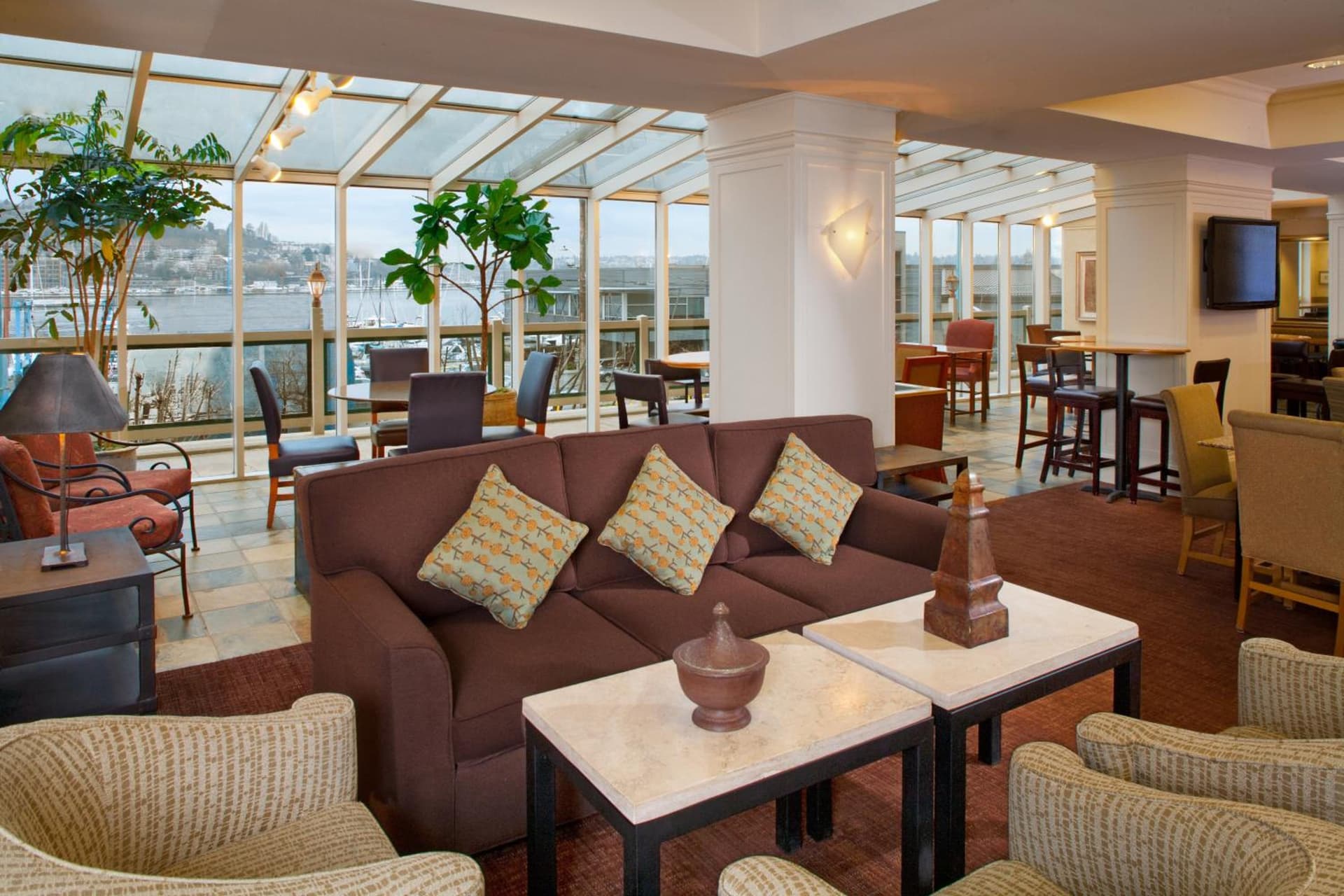 Silver Cloud Hotel - Seattle Lake Union interior in Seattle, WA — gallery photo 2