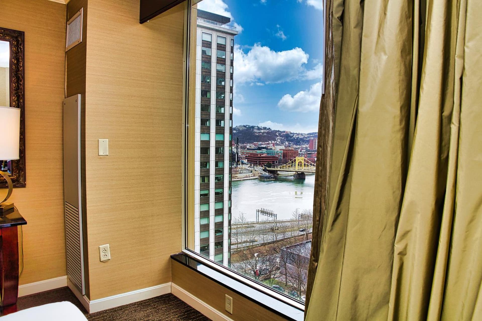 Wyndham Grand Pittsburgh gallery photo in Pittsburgh, PA — image 10