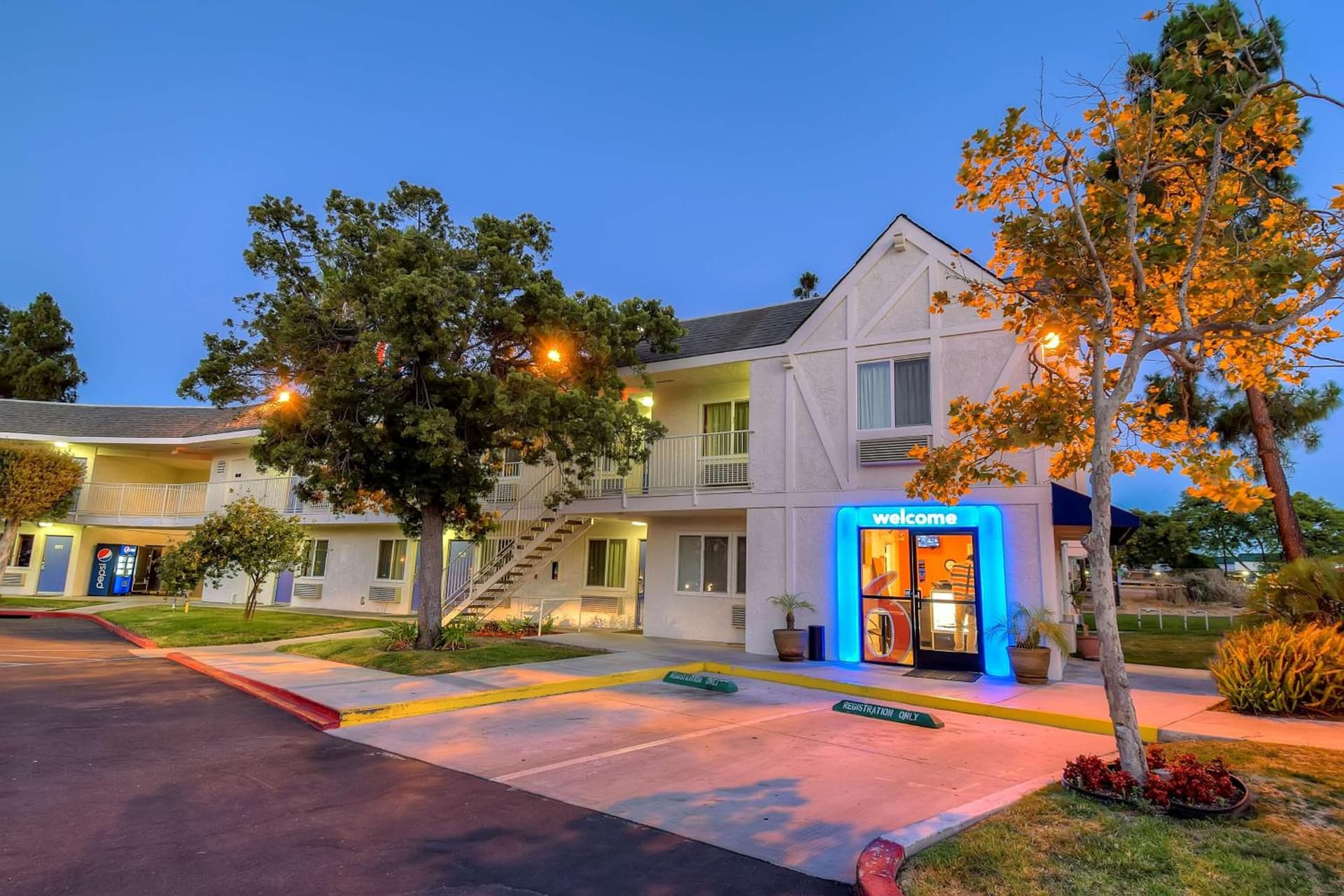Motel 6-San Diego, CA - North interior in San Diego, CA — gallery photo 2