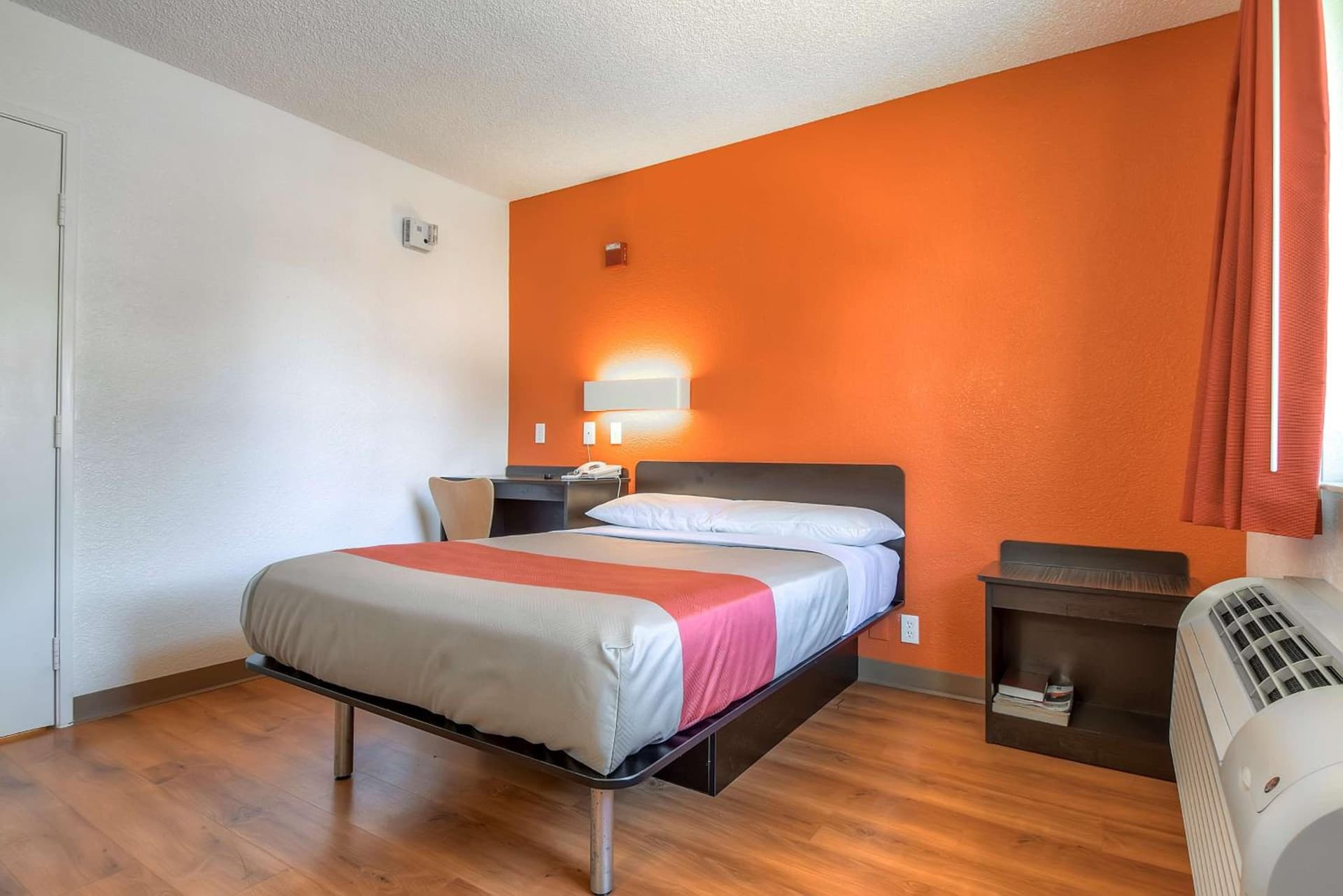 Motel 6-San Diego, CA - North property views in San Diego, CA — gallery photo 3