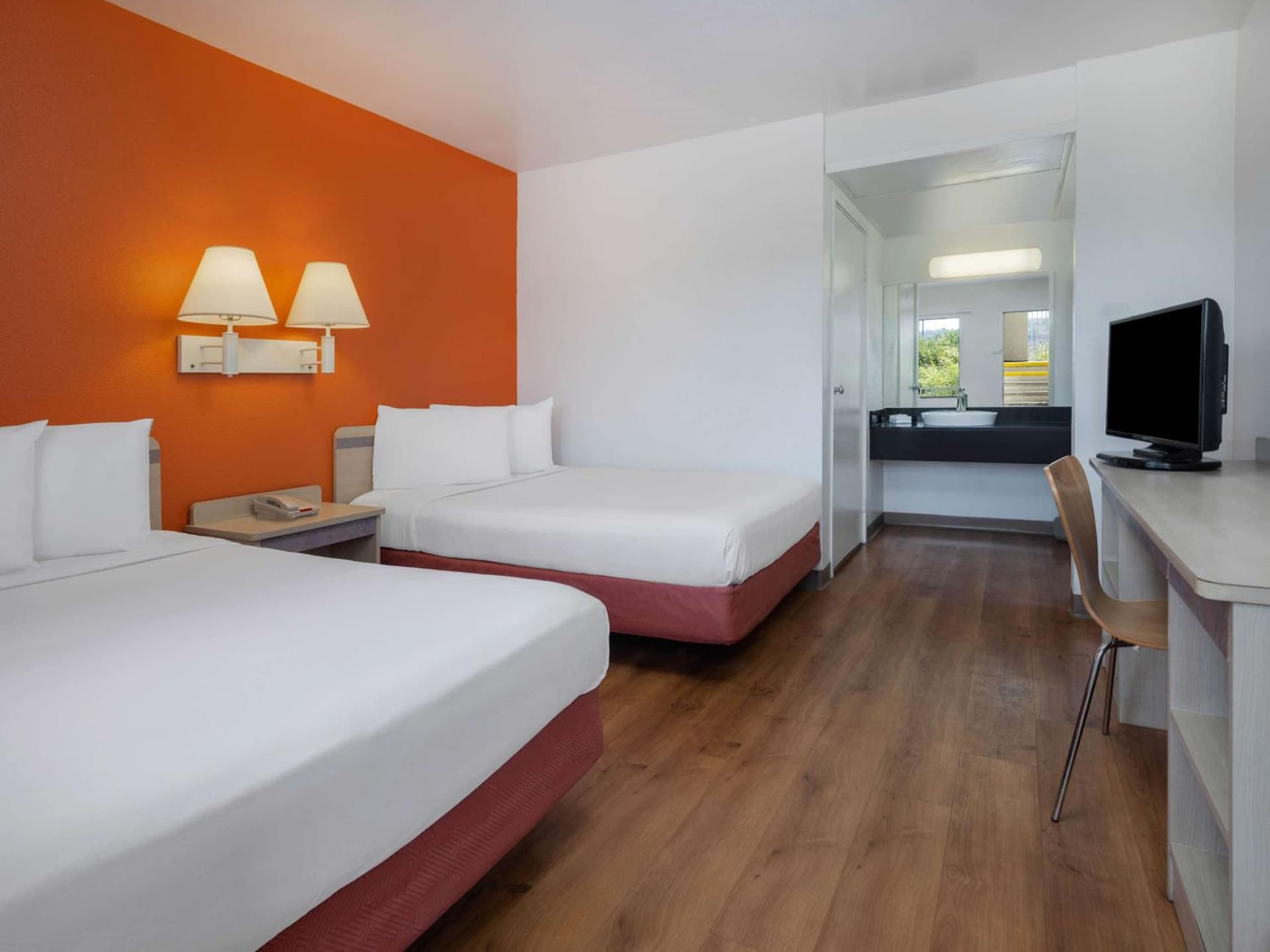Motel 6-Oceanside, CA gallery photo in Oceanside, CA — image 4
