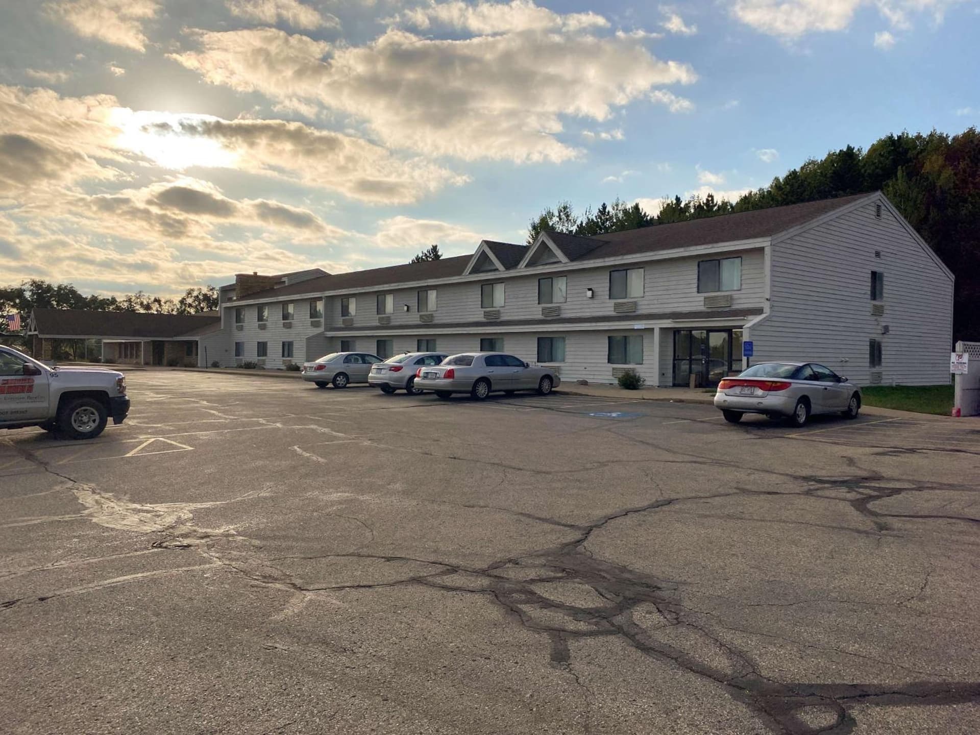 Motel 6 Norway MI interior in Norway, MI — gallery photo 2