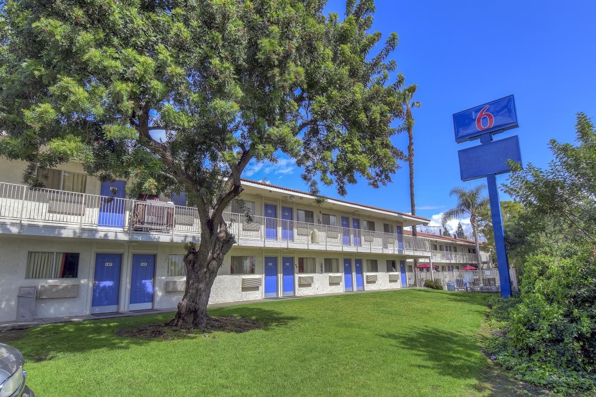 Motel 6 Chino, CA - Los Angeles Ontario interior in Chino, CA — gallery photo 2