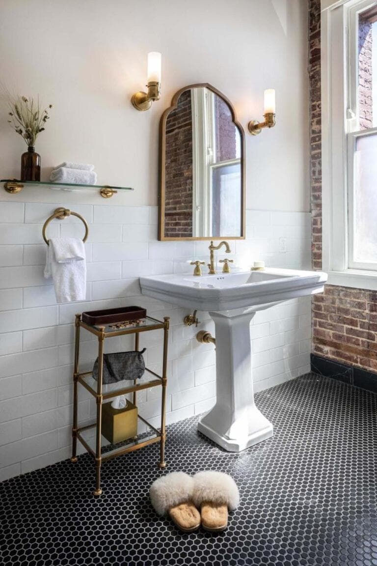 National Exchange Hotel interior in Nevada City, CA — gallery photo 2