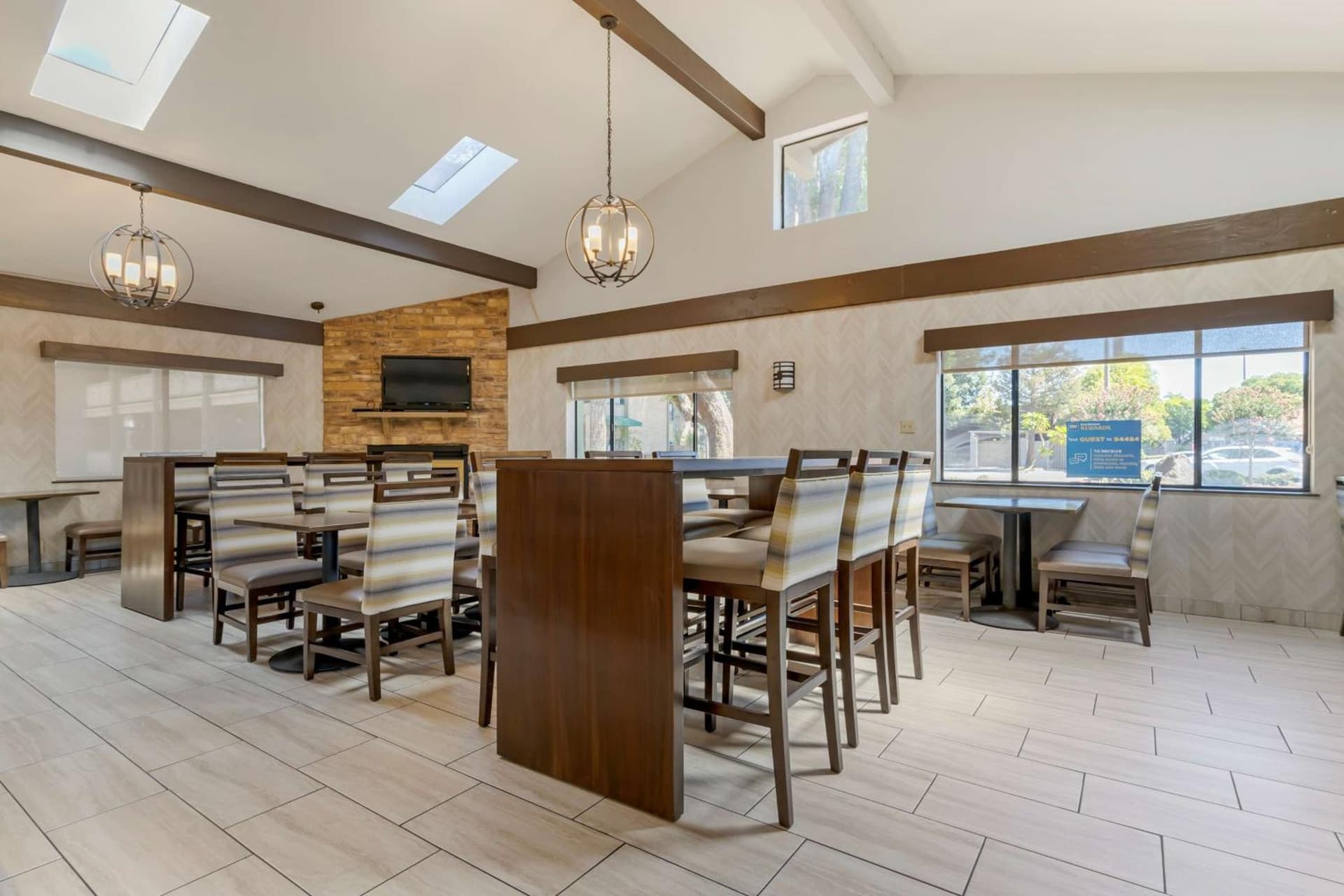 Best Western Plus Forest Park Inn gallery photo in Gilroy, CA — image 26