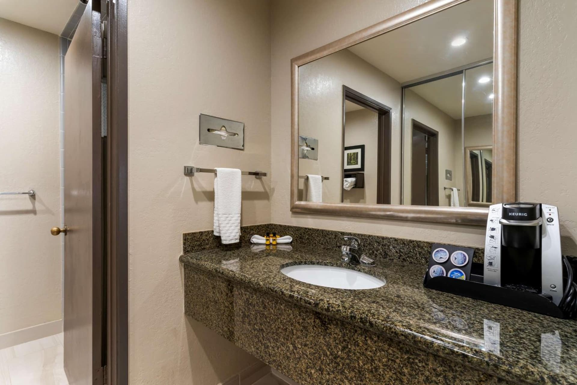 Best Western Plus Forest Park Inn gallery photo in Gilroy, CA — image 6
