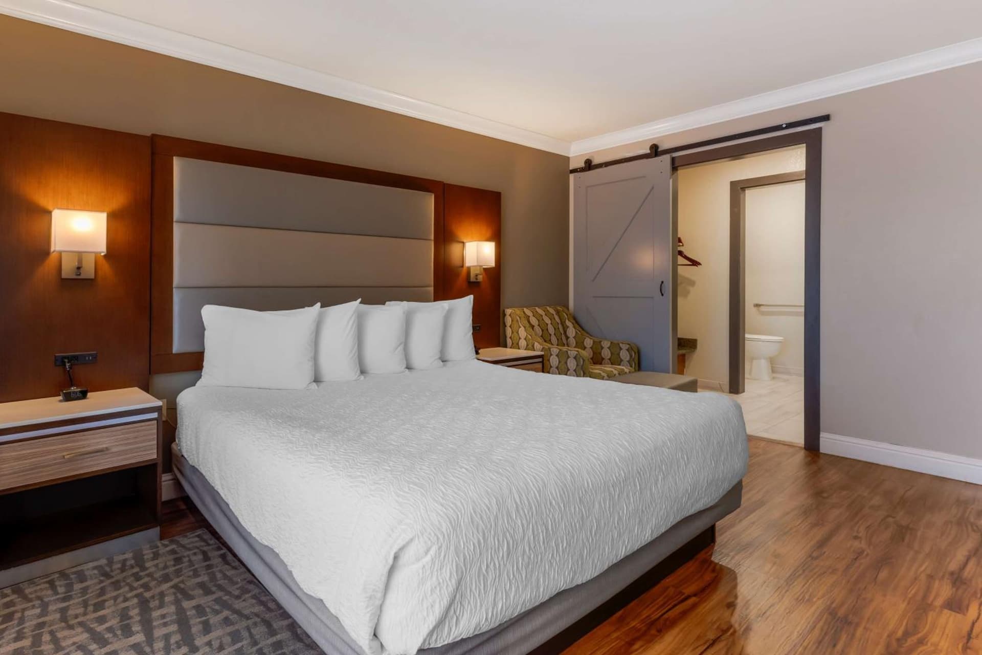 Best Western Plus Forest Park Inn interior in Gilroy, CA — gallery photo 2