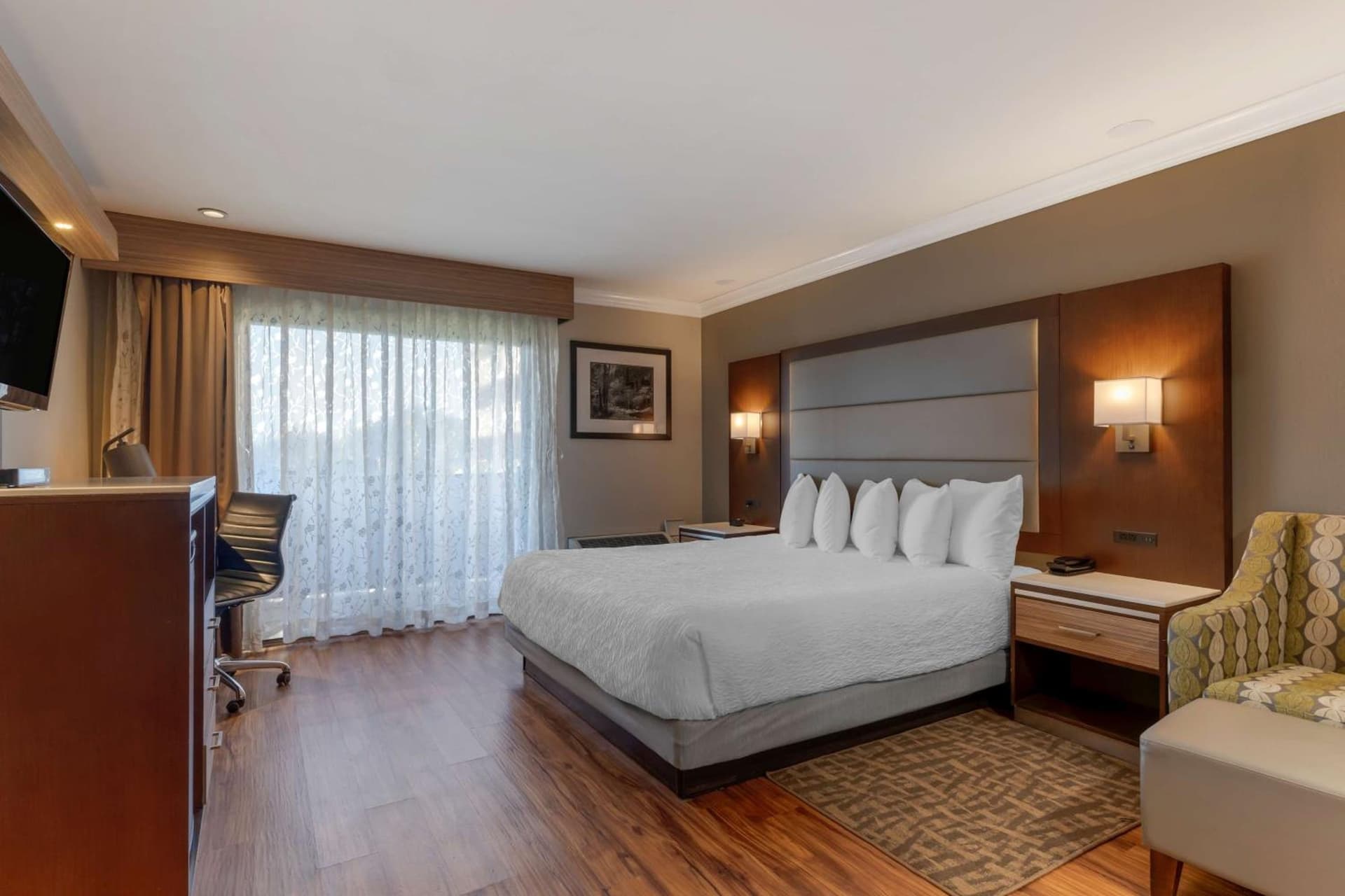 Best Western Plus Forest Park Inn gallery photo in Gilroy, CA — image 11