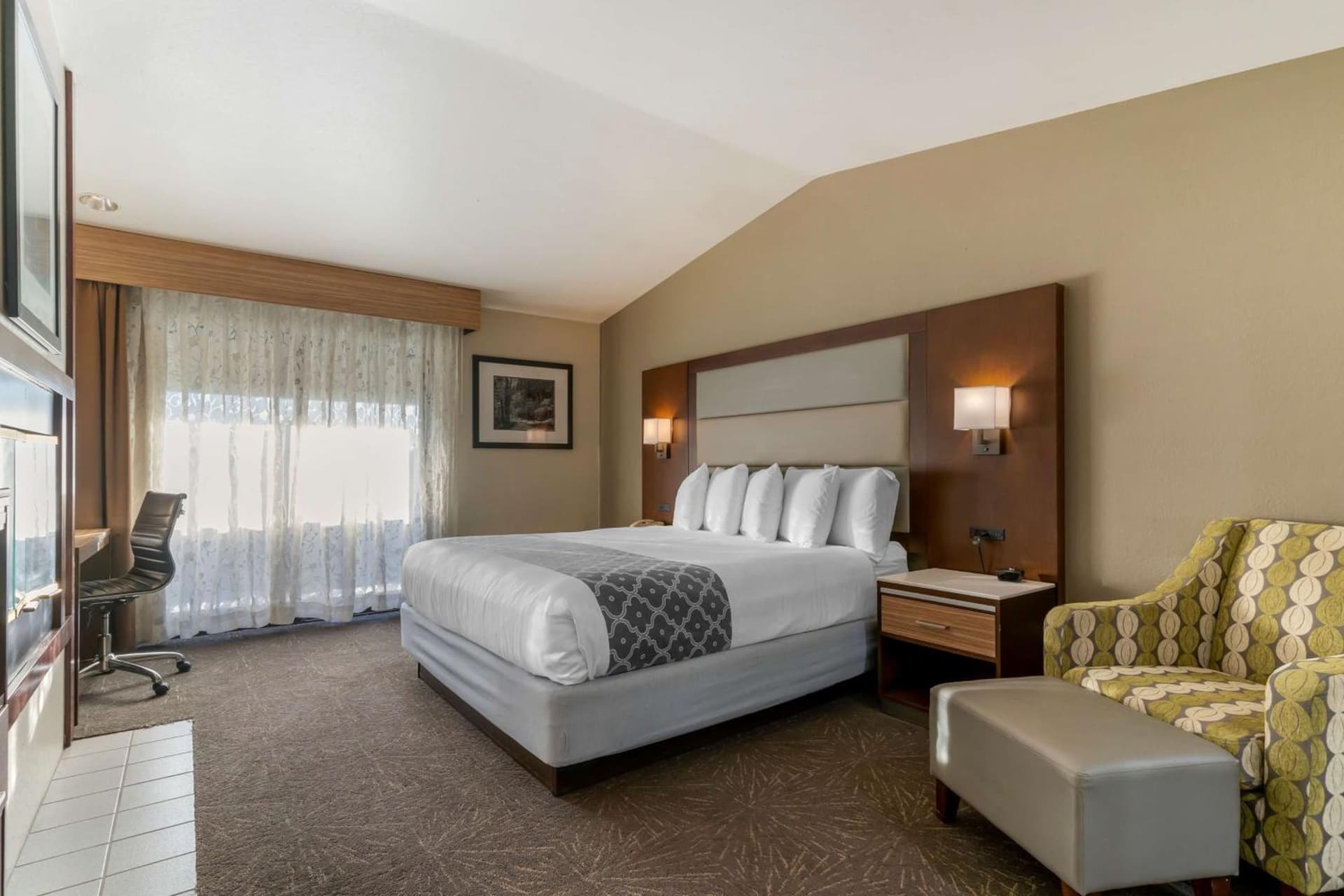 Best Western Plus Forest Park Inn gallery photo in Gilroy, CA — image 56