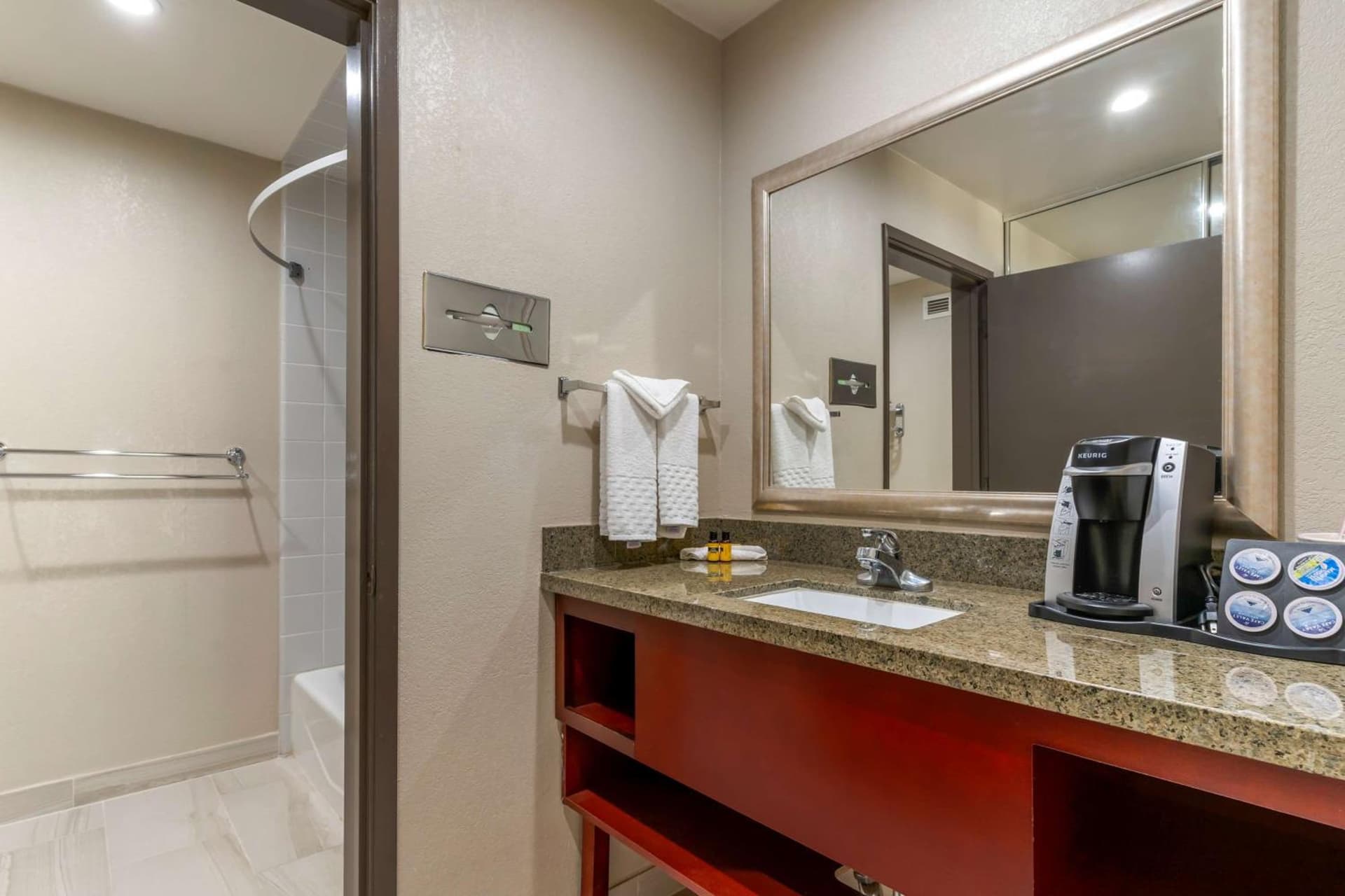 Best Western Plus Forest Park Inn gallery photo in Gilroy, CA — image 58