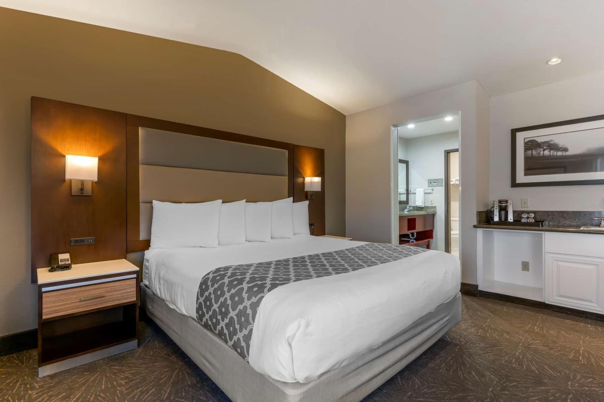 Best Western Plus Forest Park Inn gallery photo in Gilroy, CA — image 27