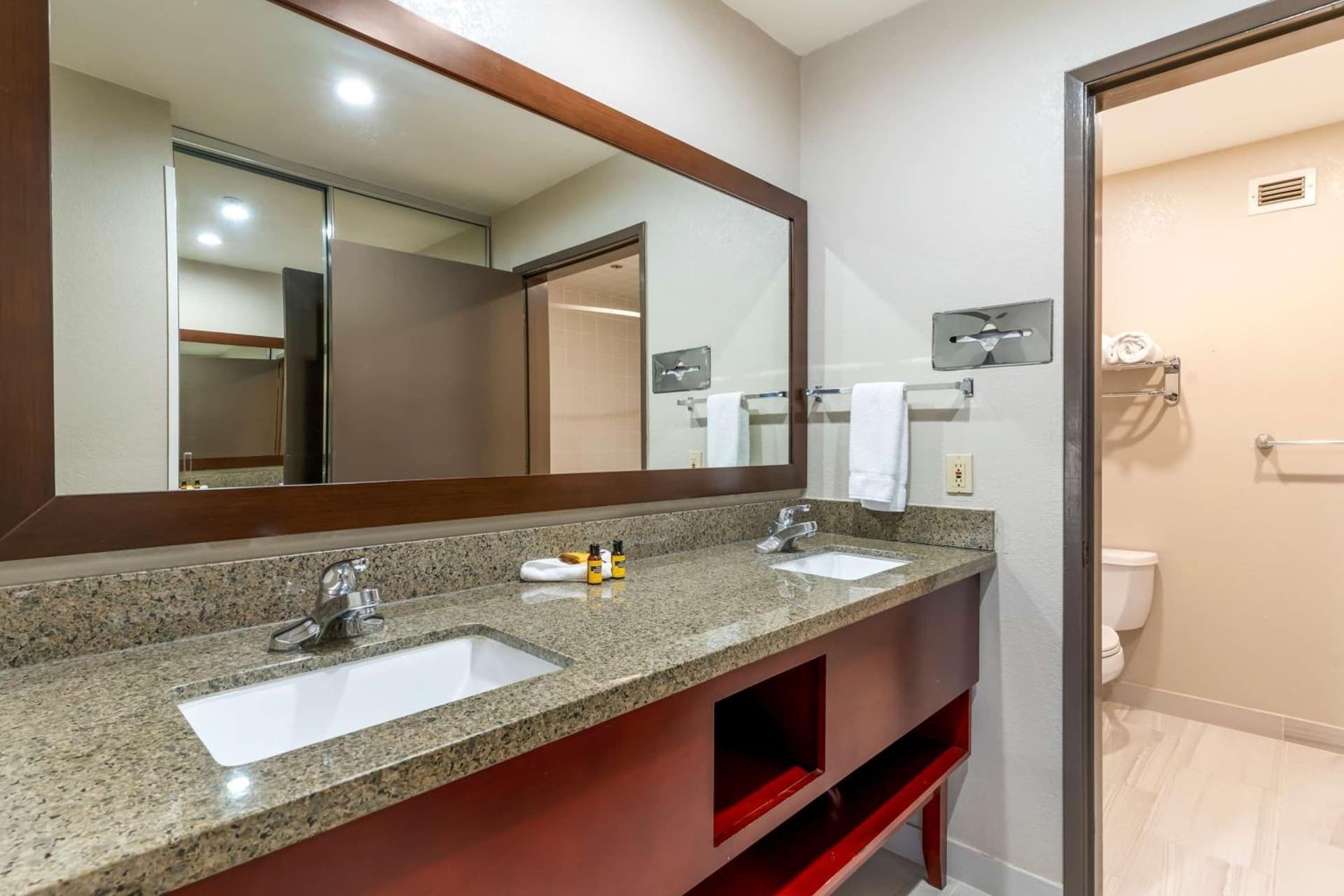 Best Western Plus Forest Park Inn gallery photo in Gilroy, CA — image 43