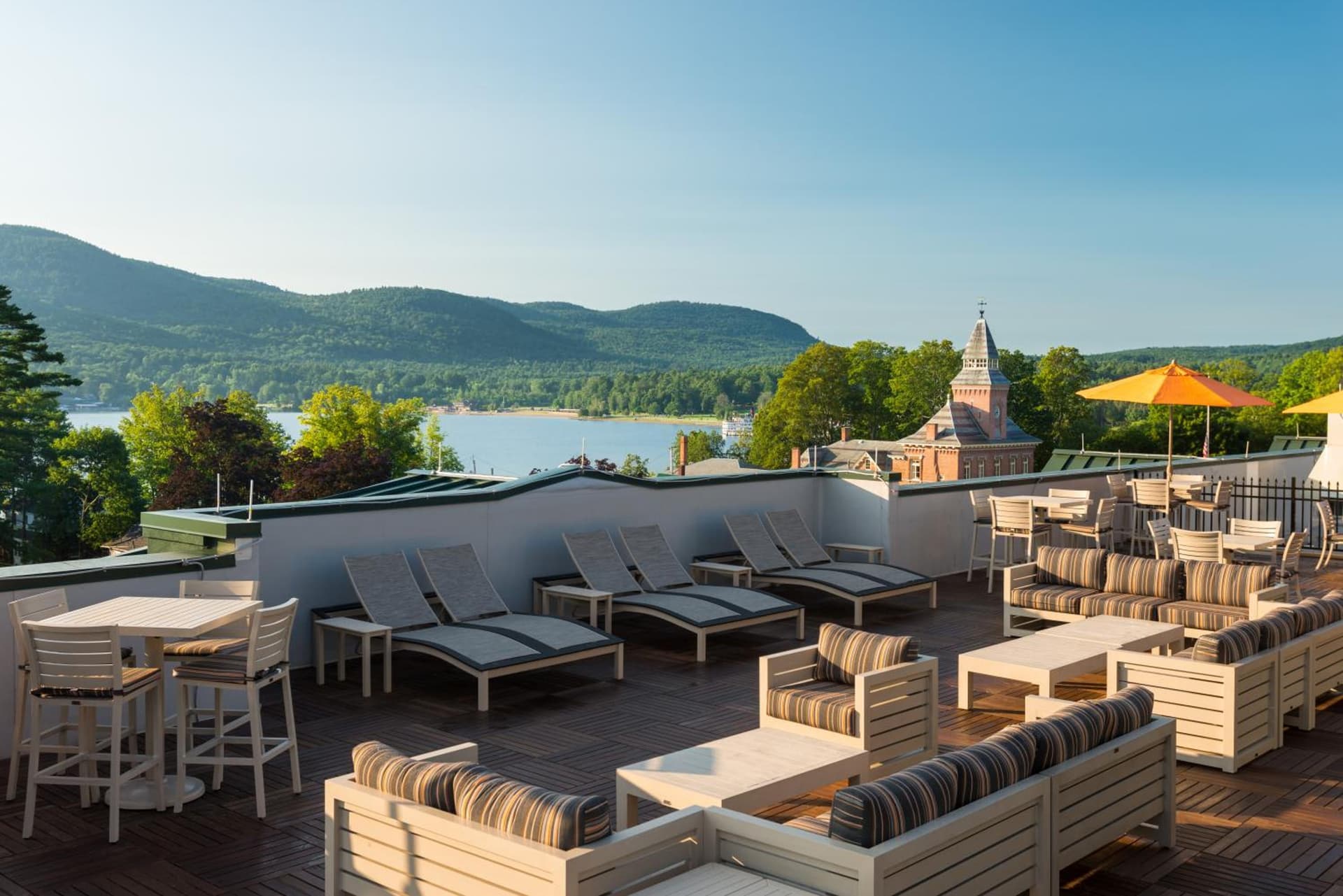 Courtyard by Marriott Lake George interior in Lake George — gallery photo 2